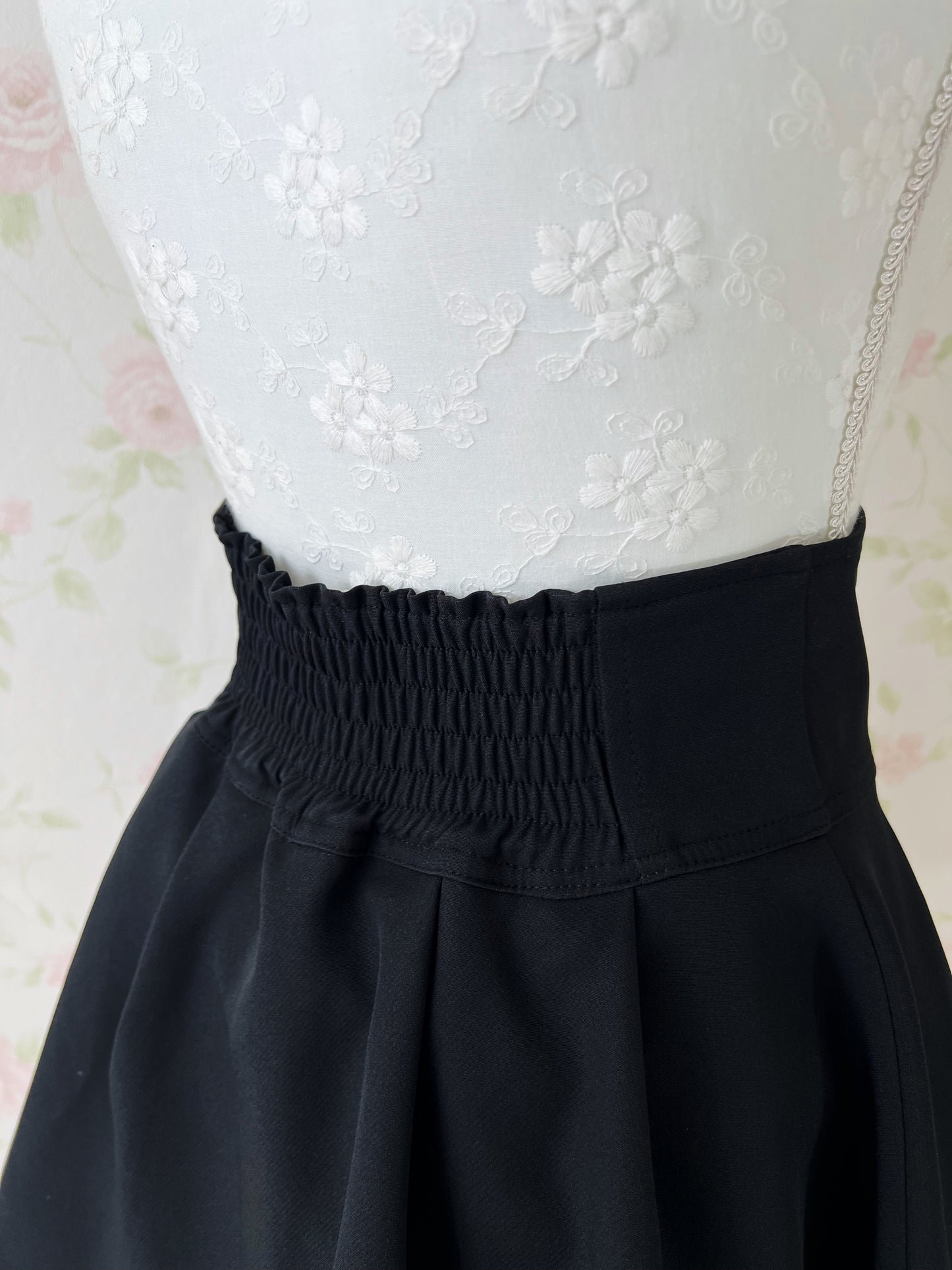 Jiraikei High Waist Sukapan (Black)