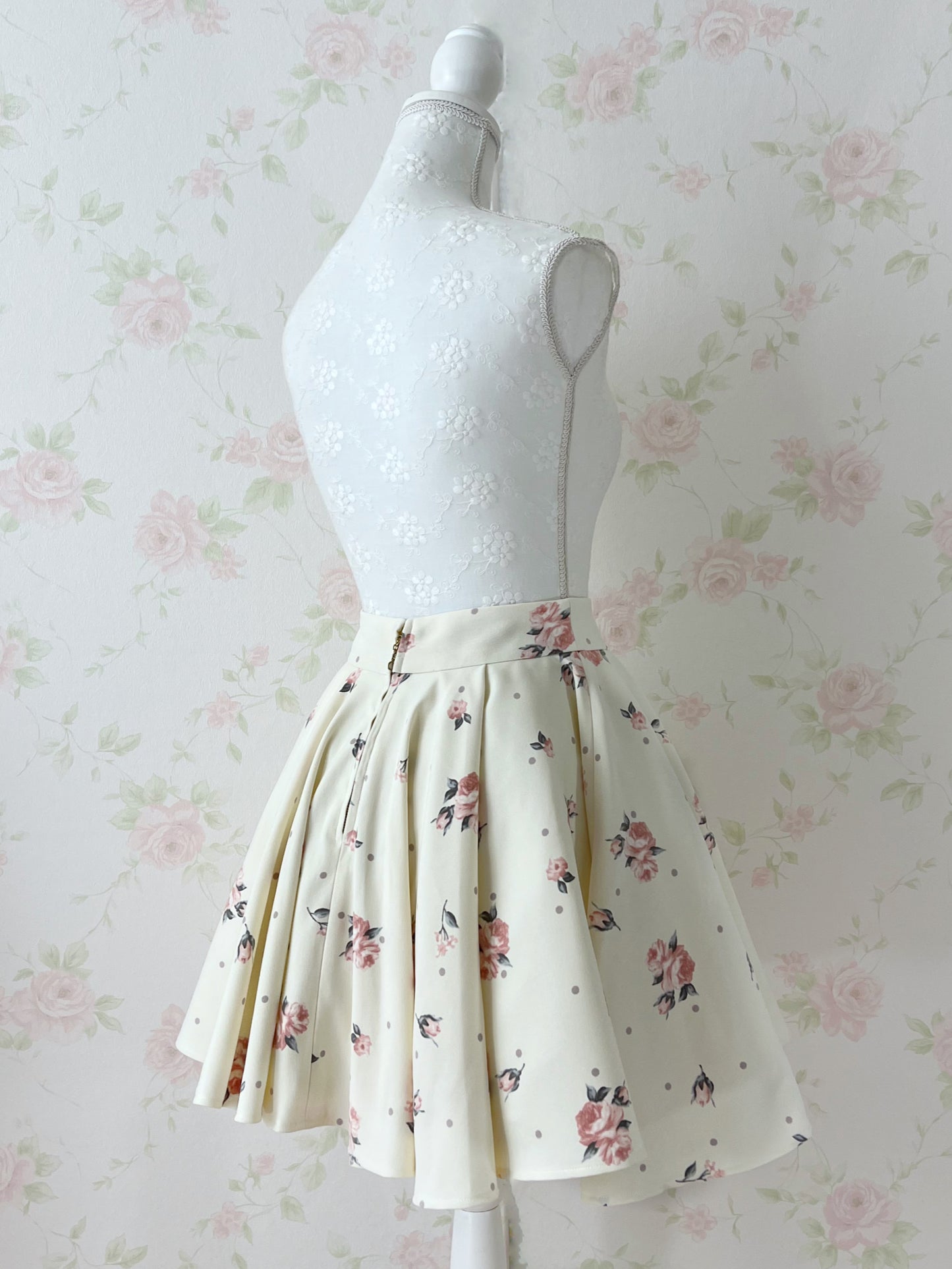 mille fille closet by LODISPOTTO Dot Rose Skirt