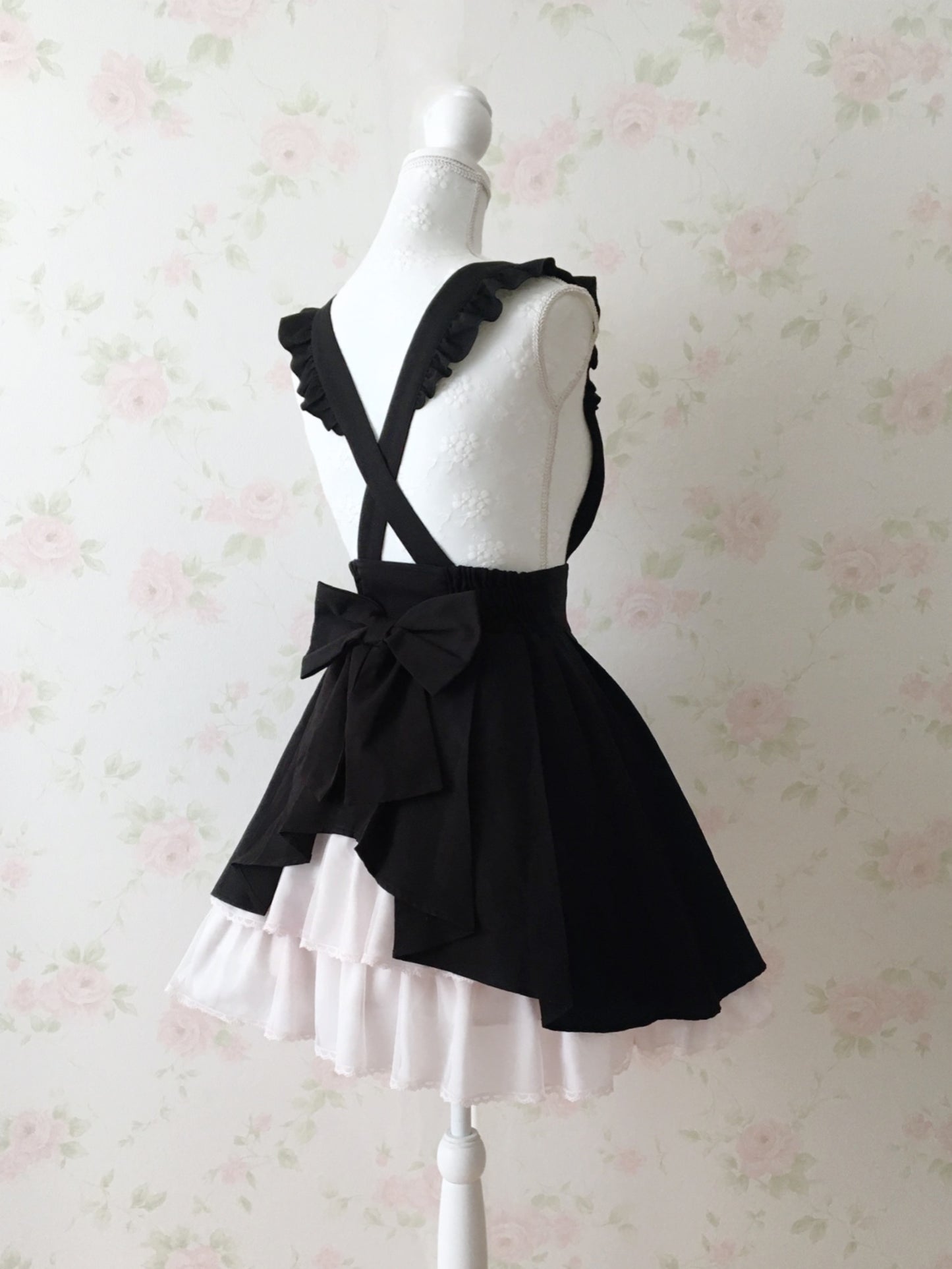 (10% OFF) Secret Honey Front Laced Up Back Bow Jumper Skirt (Black)