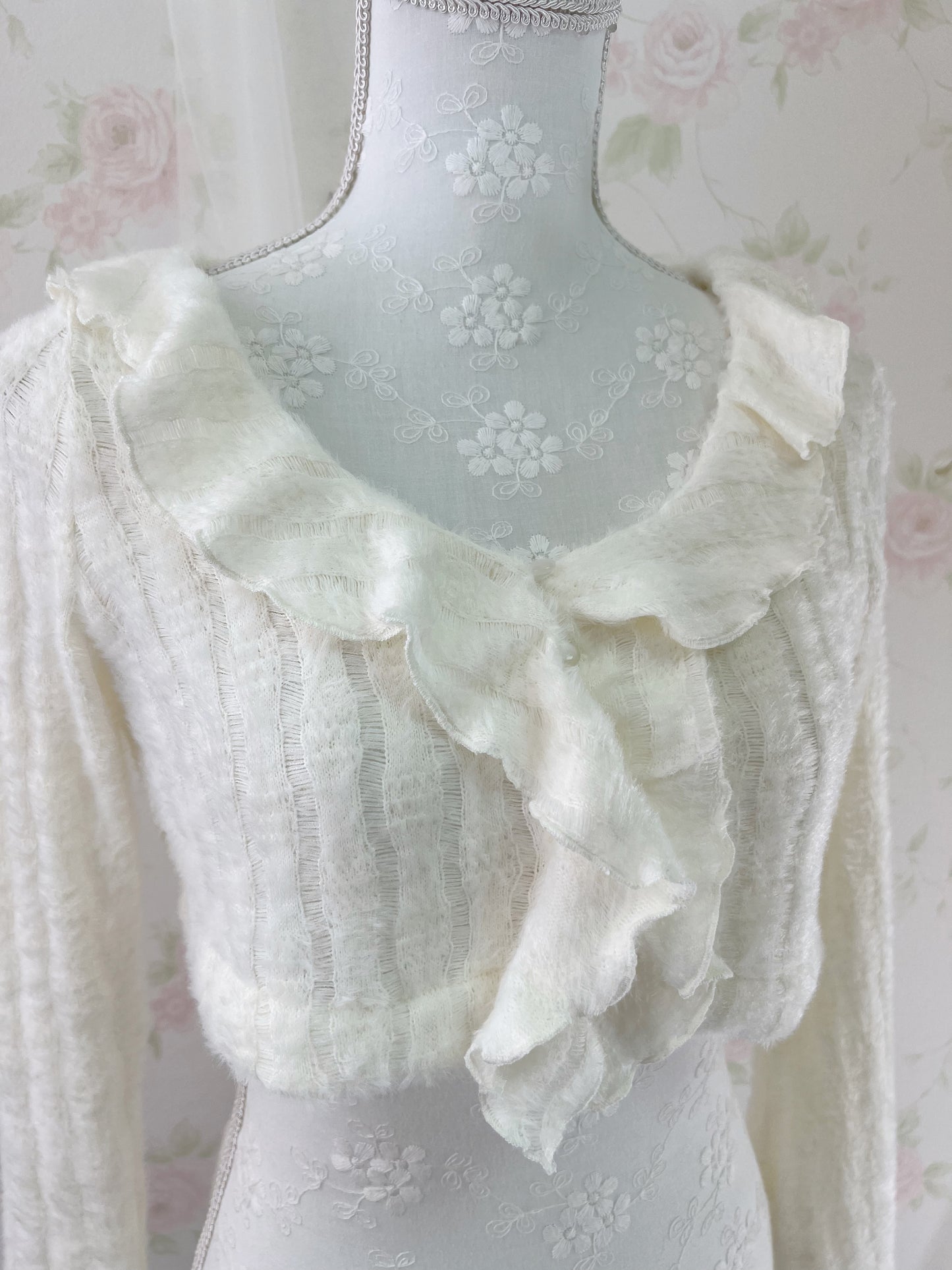 Rose Muse Fluffy Bolero Cardigan (Ivory)