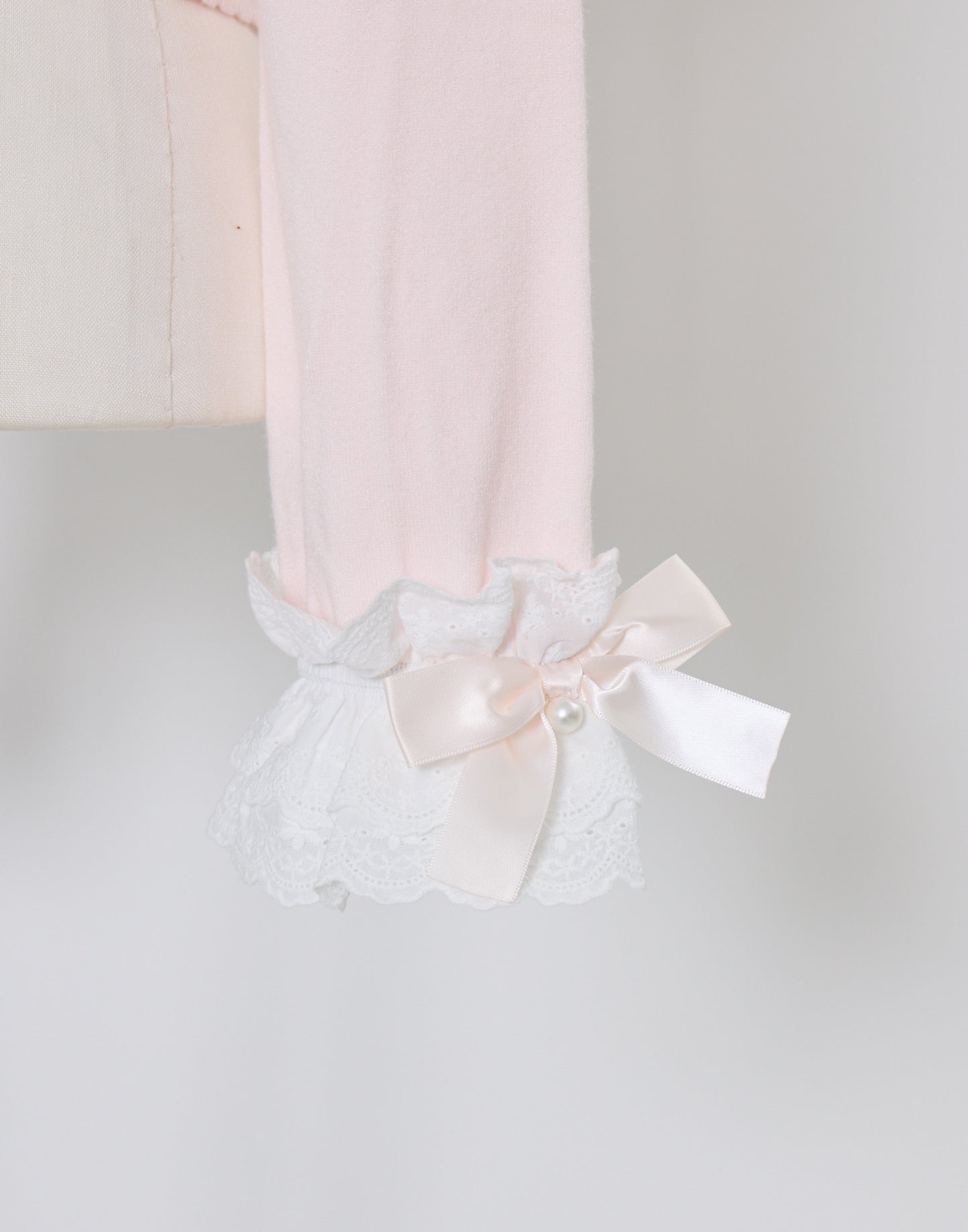 (Pre-order) mellfy memory Ruffle and lace cuff ribbon Knit Top