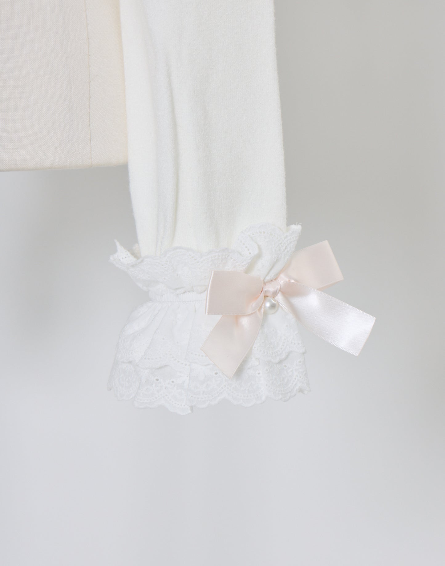 (Pre-order) mellfy memory Ruffle and lace cuff ribbon Knit Top