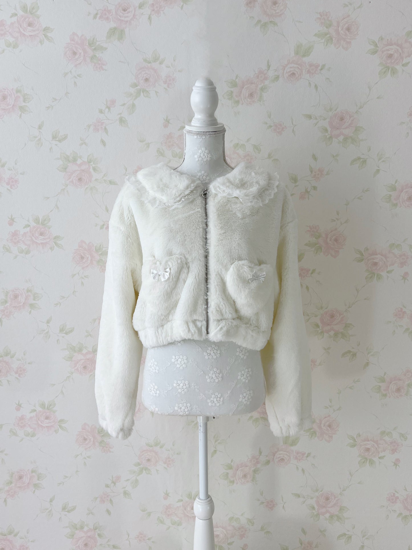 majoretty Lacy Sailor Collar Eco Fur Jacket (White)