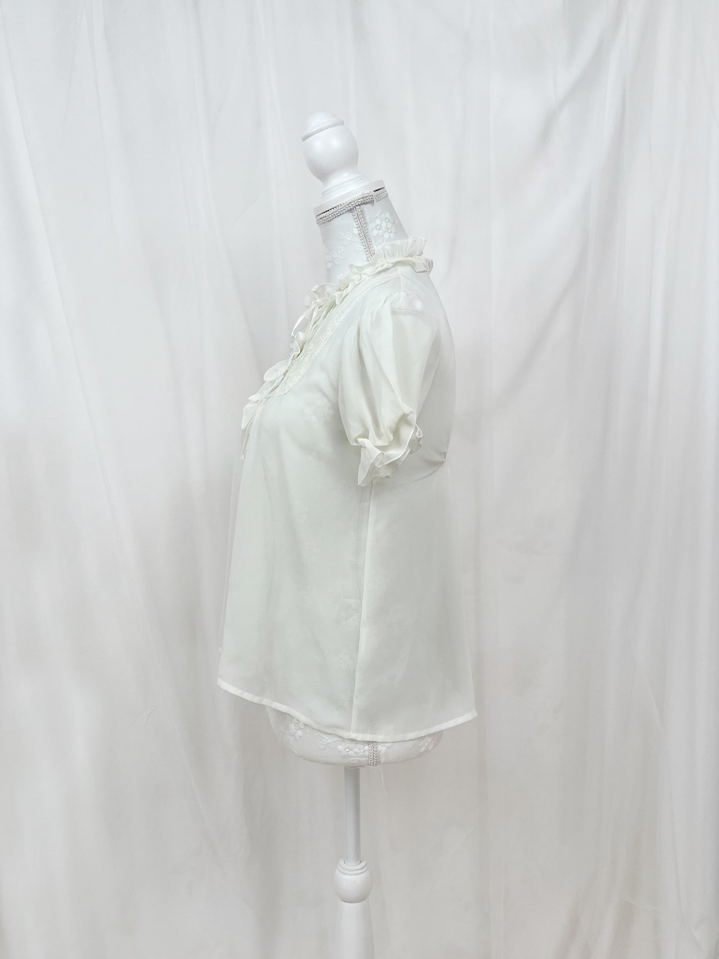 L’EST ROSE Classical Chiffon Blouse (Ivory)