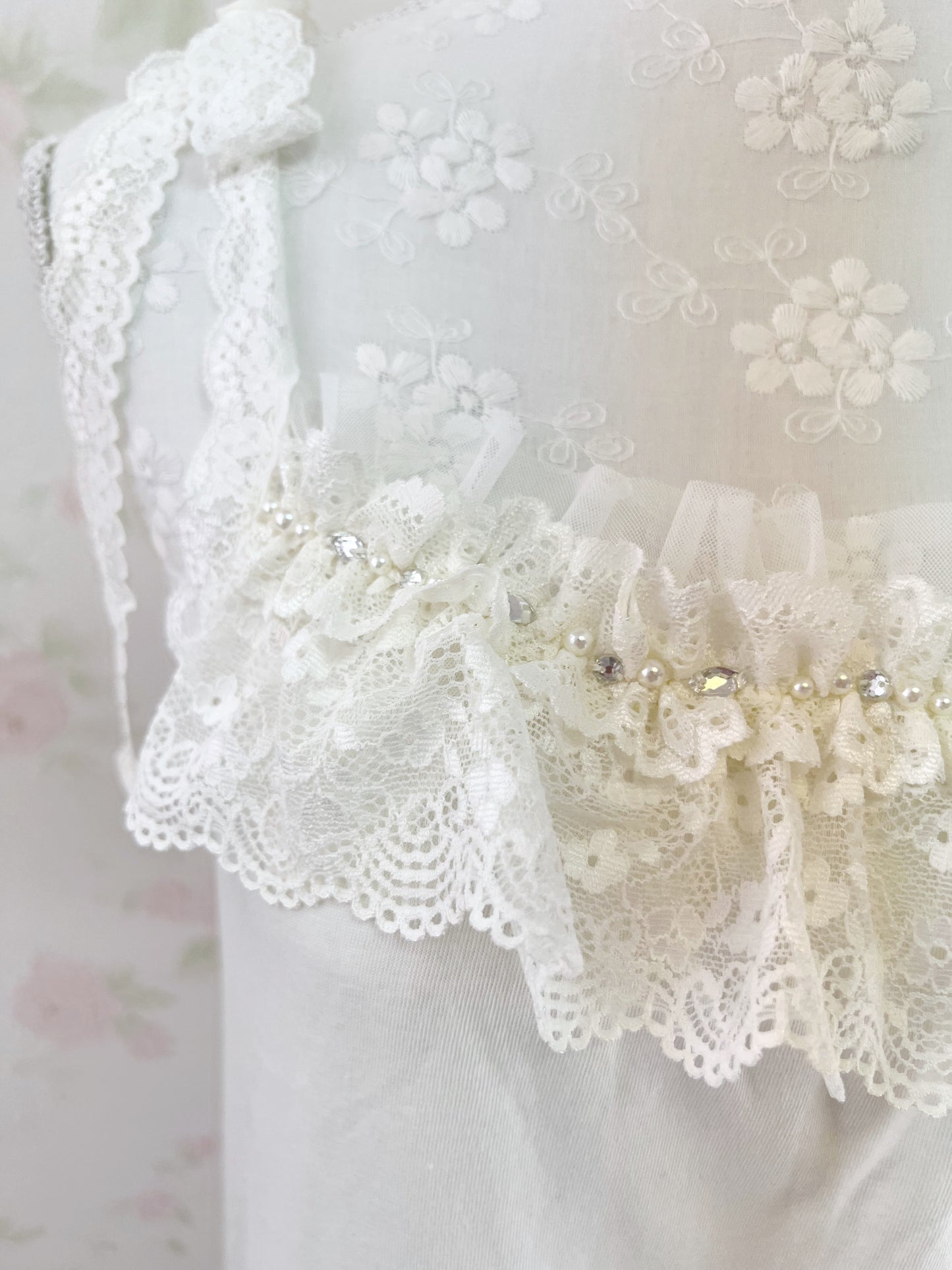 axes femme Lace Bow Camisole (Ivory)