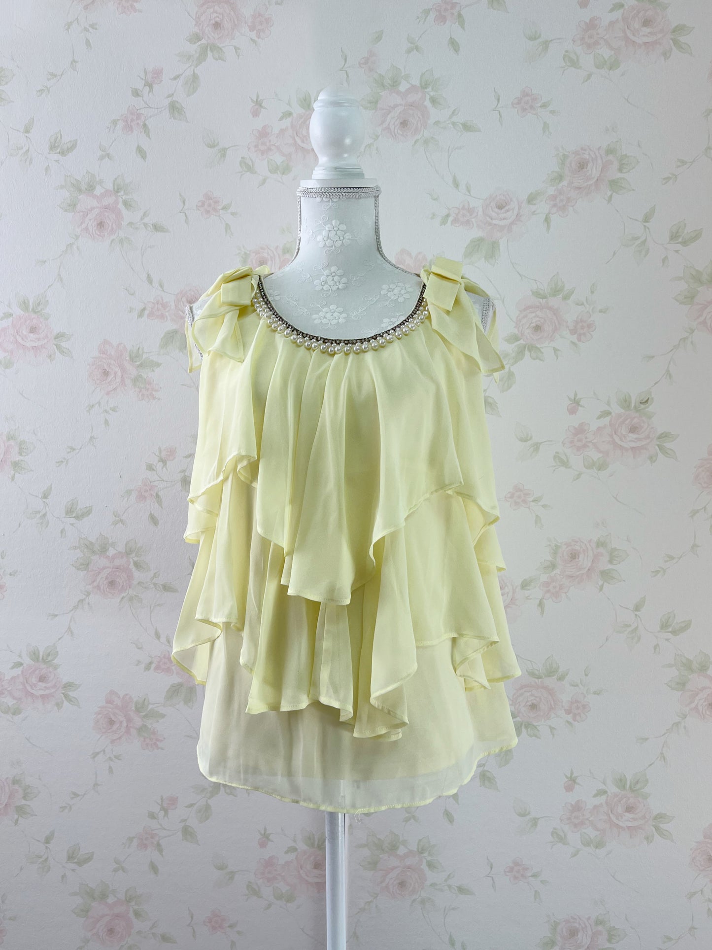 CECIL McBEE Tiered Tunic Top (Yellow)