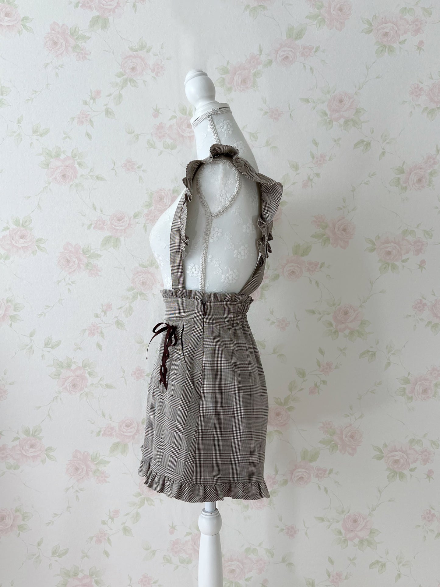 Honey Cinnamon Suspender Frilled Short Pants