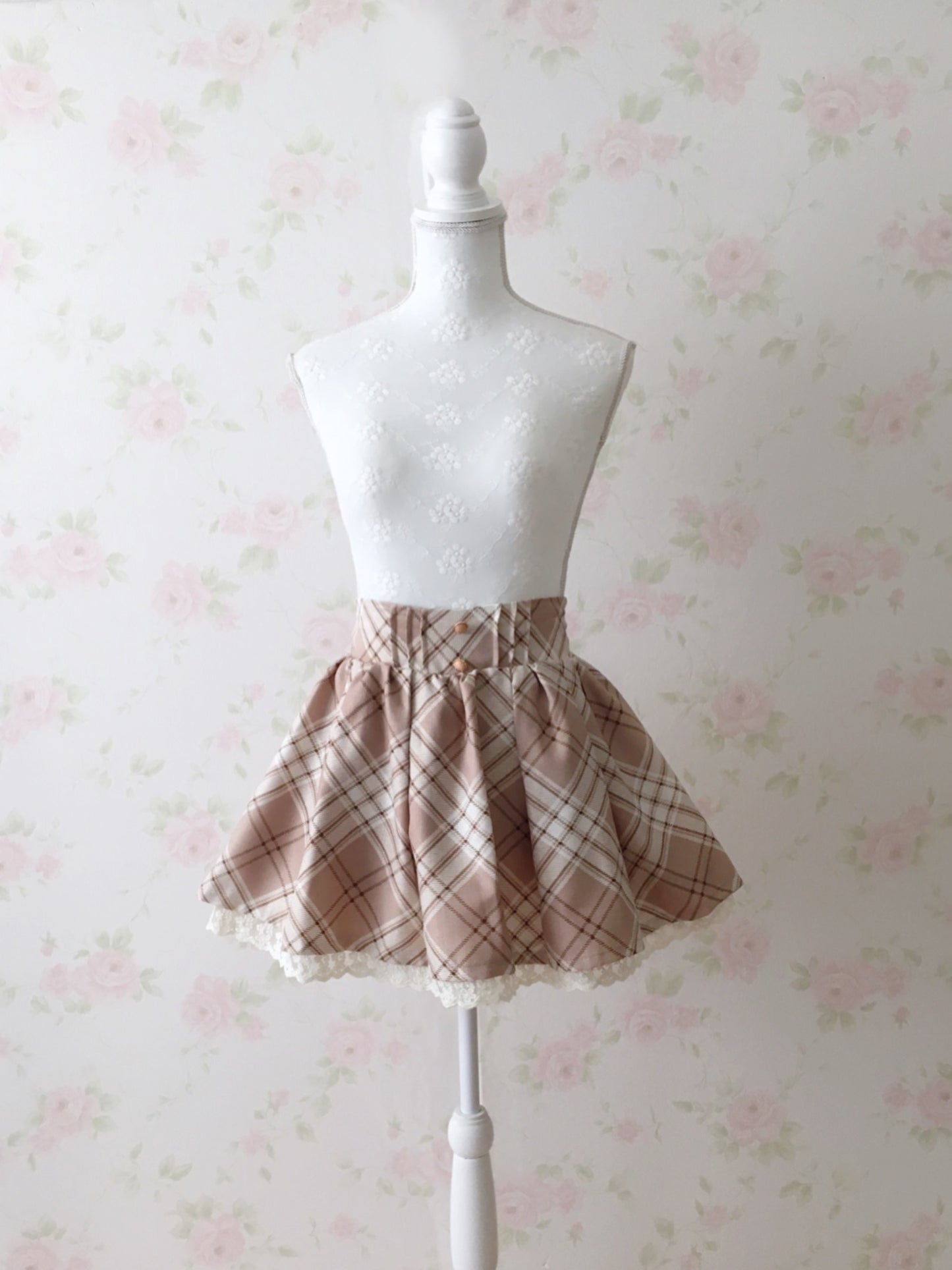 LIZ LISA Hem Lace Checked Sukapan (Beige)