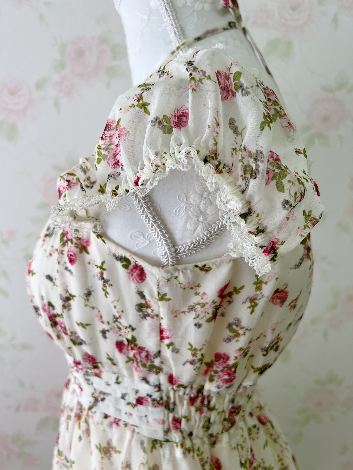 L'EST ROSE Chiffon Halter Neck Dress