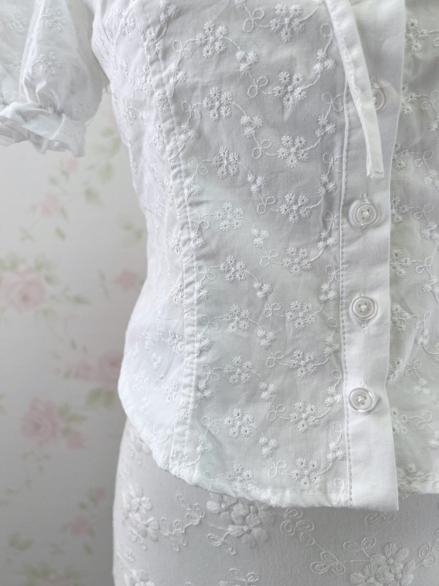 GRL Floral Embroidery Blouse