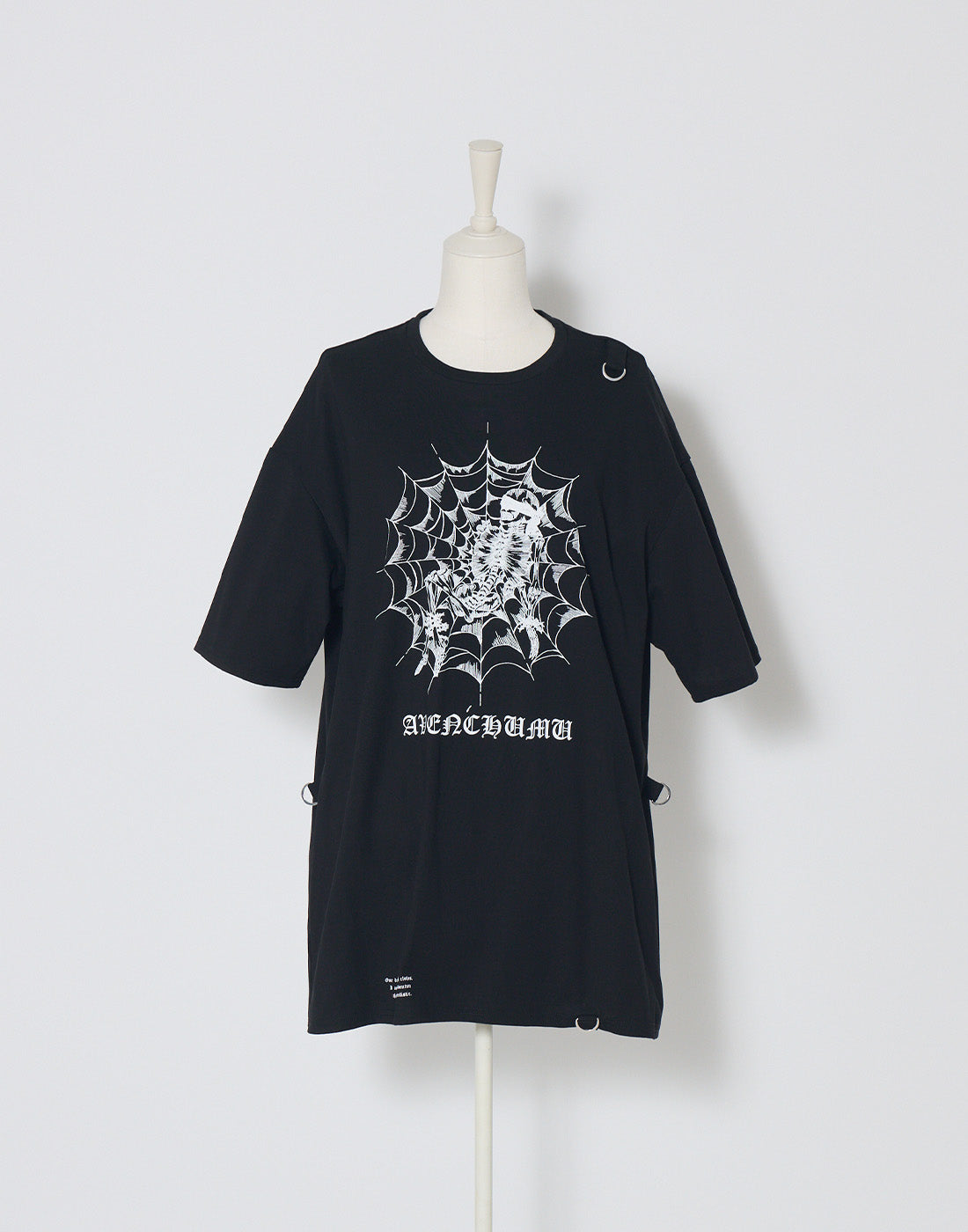 AVENCHUMU Skull illustration print studded cross t-shirt