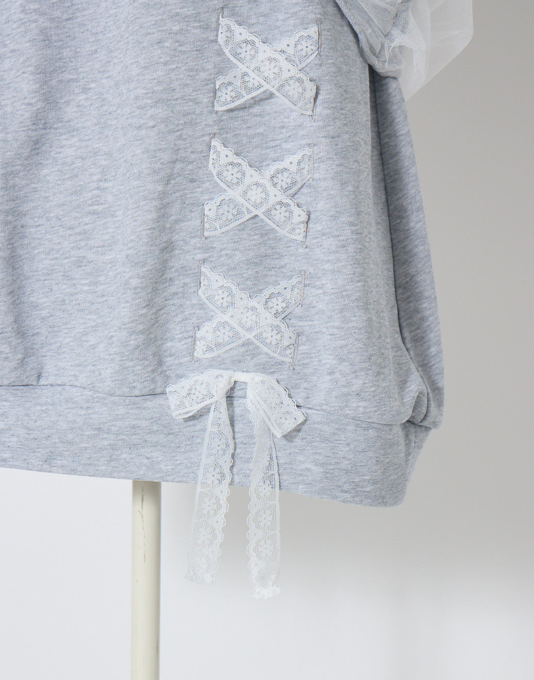 mellfy memory Tulle Ribbon Shoulder Sweat Tunic