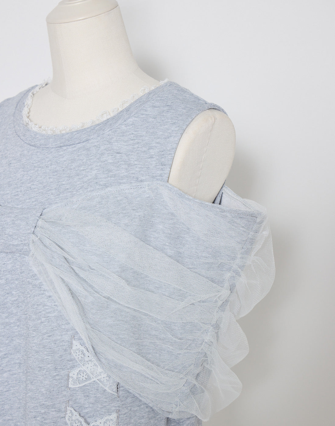 mellfy memory Tulle Ribbon Shoulder Sweat Tunic