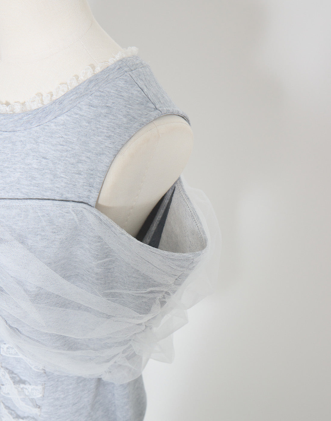 mellfy memory Tulle Ribbon Shoulder Sweat Tunic