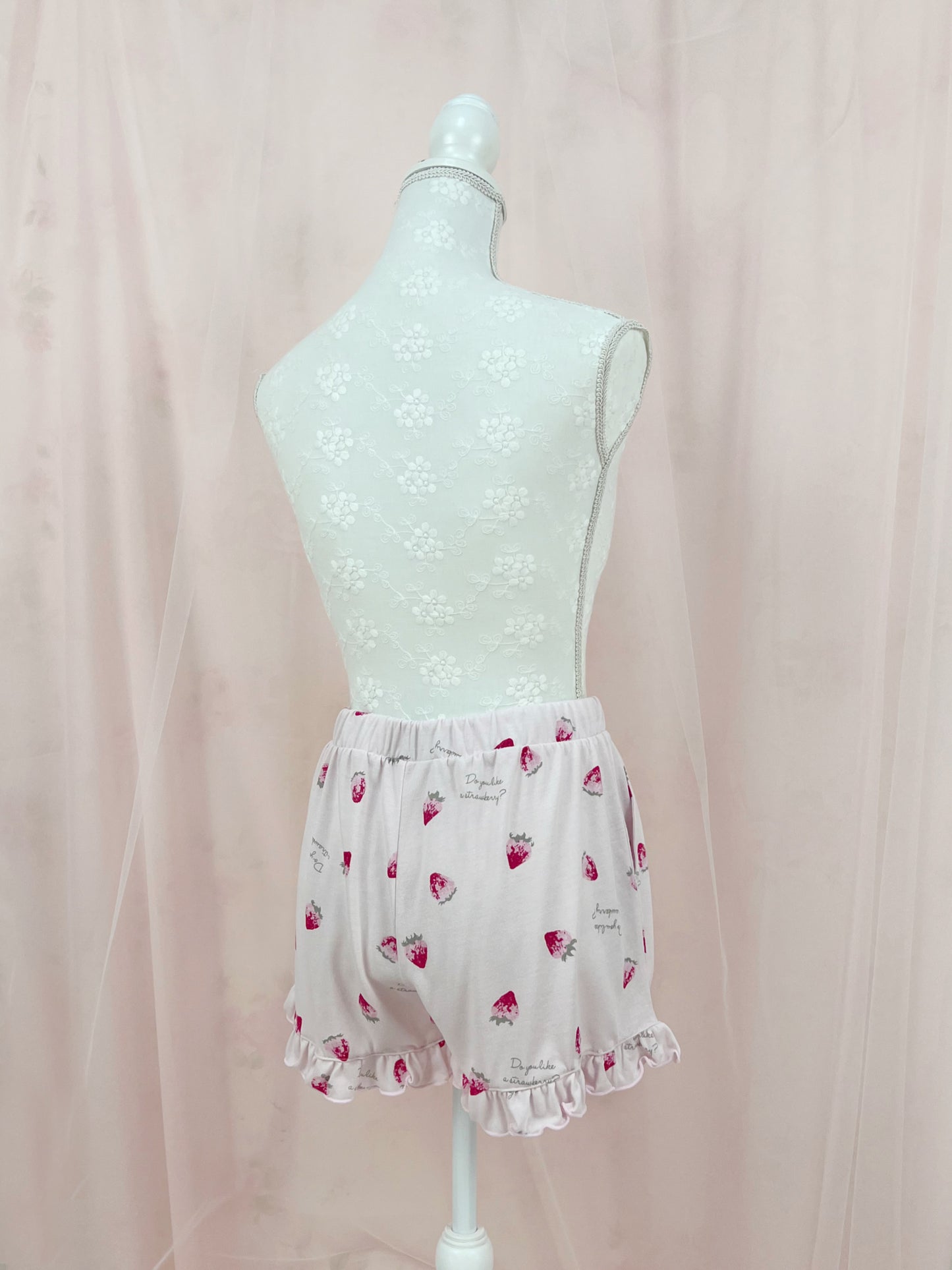 Strawberry Hem Frilled Short Pants (Pink)