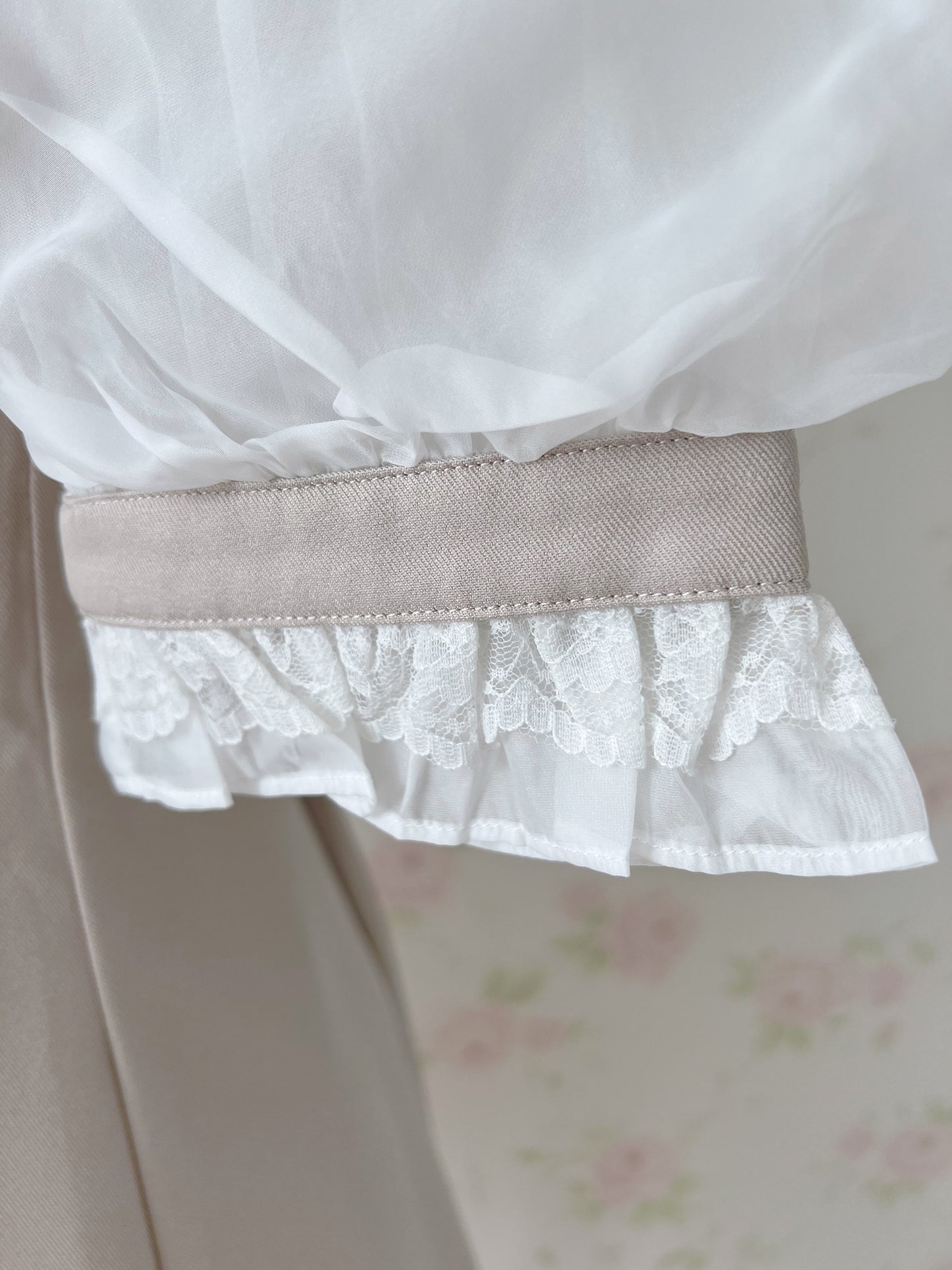 ROJITA Organdy Puff Sleeved Pearl Button Dress (Beige)