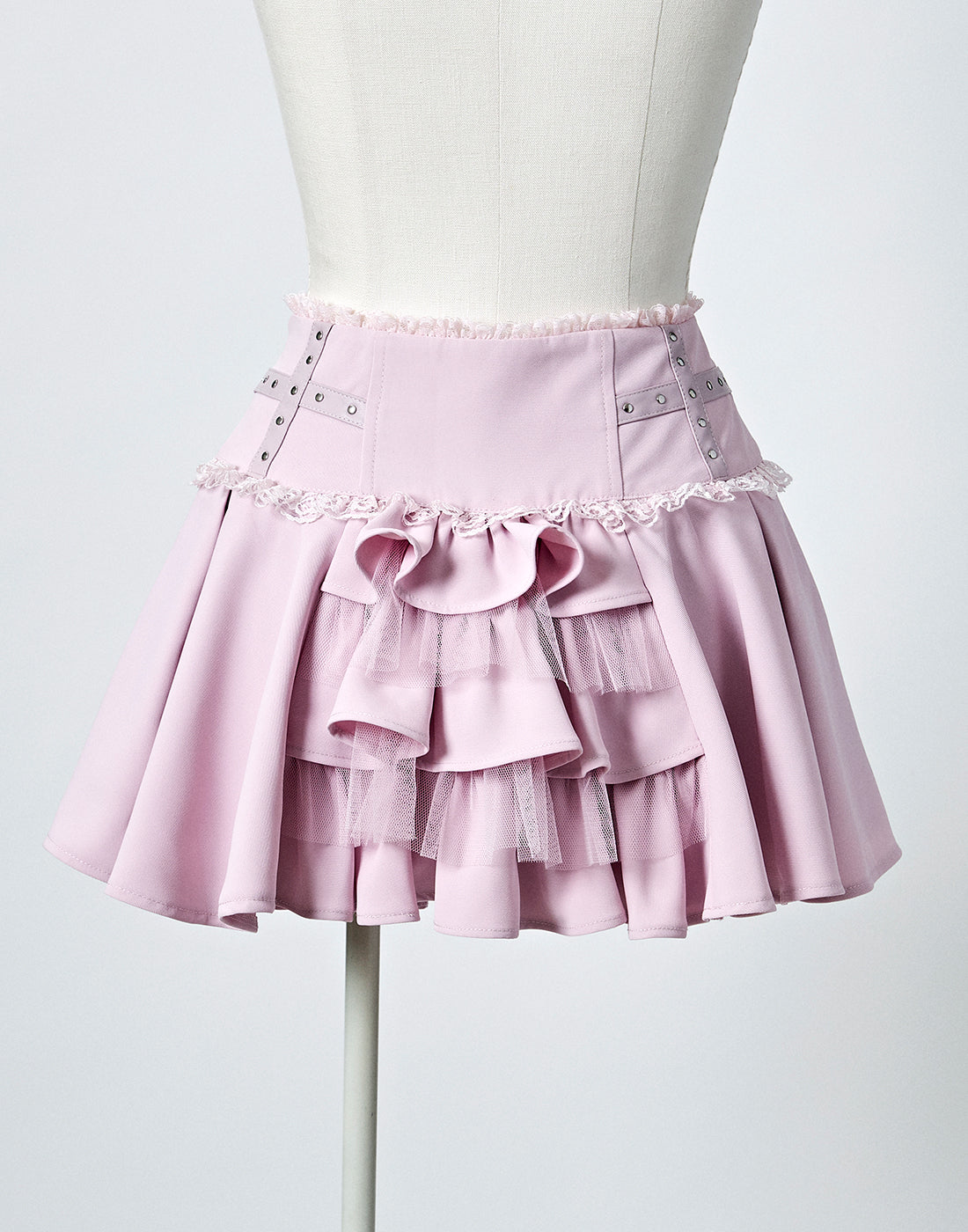 Back frill skirt-like pants