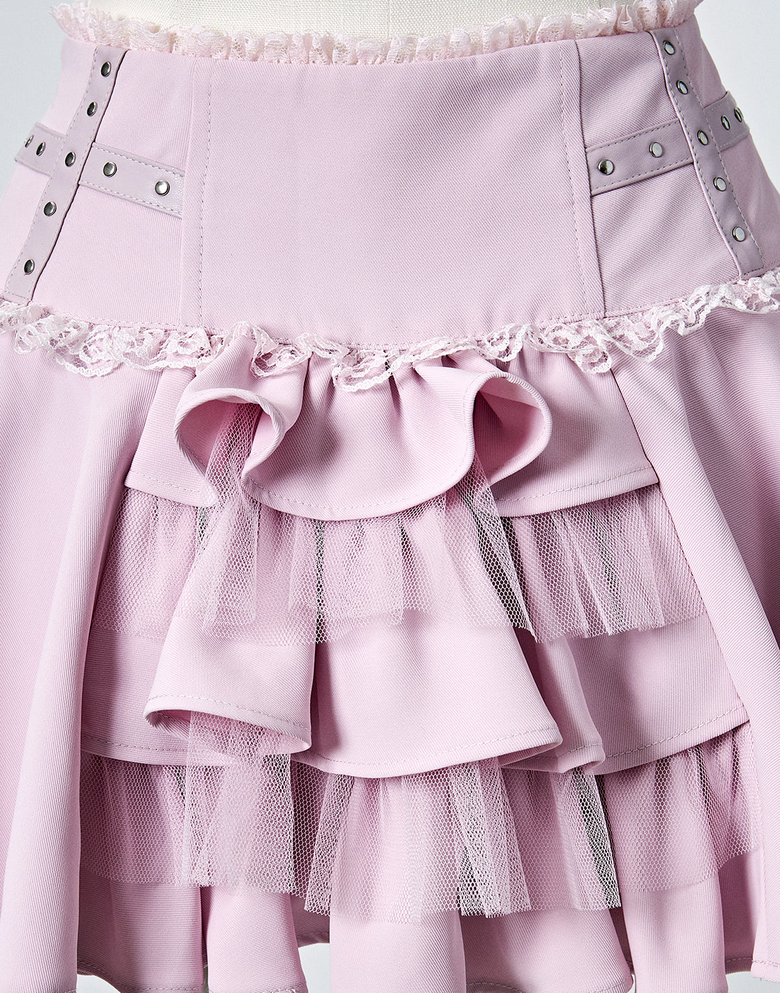 Back frill skirt-like pants