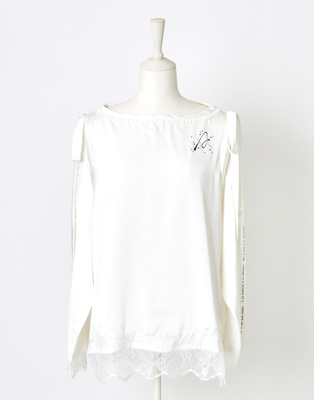 (Deliver In Late October) AVENCHUMU Open shoulder ribbon printed satin top
