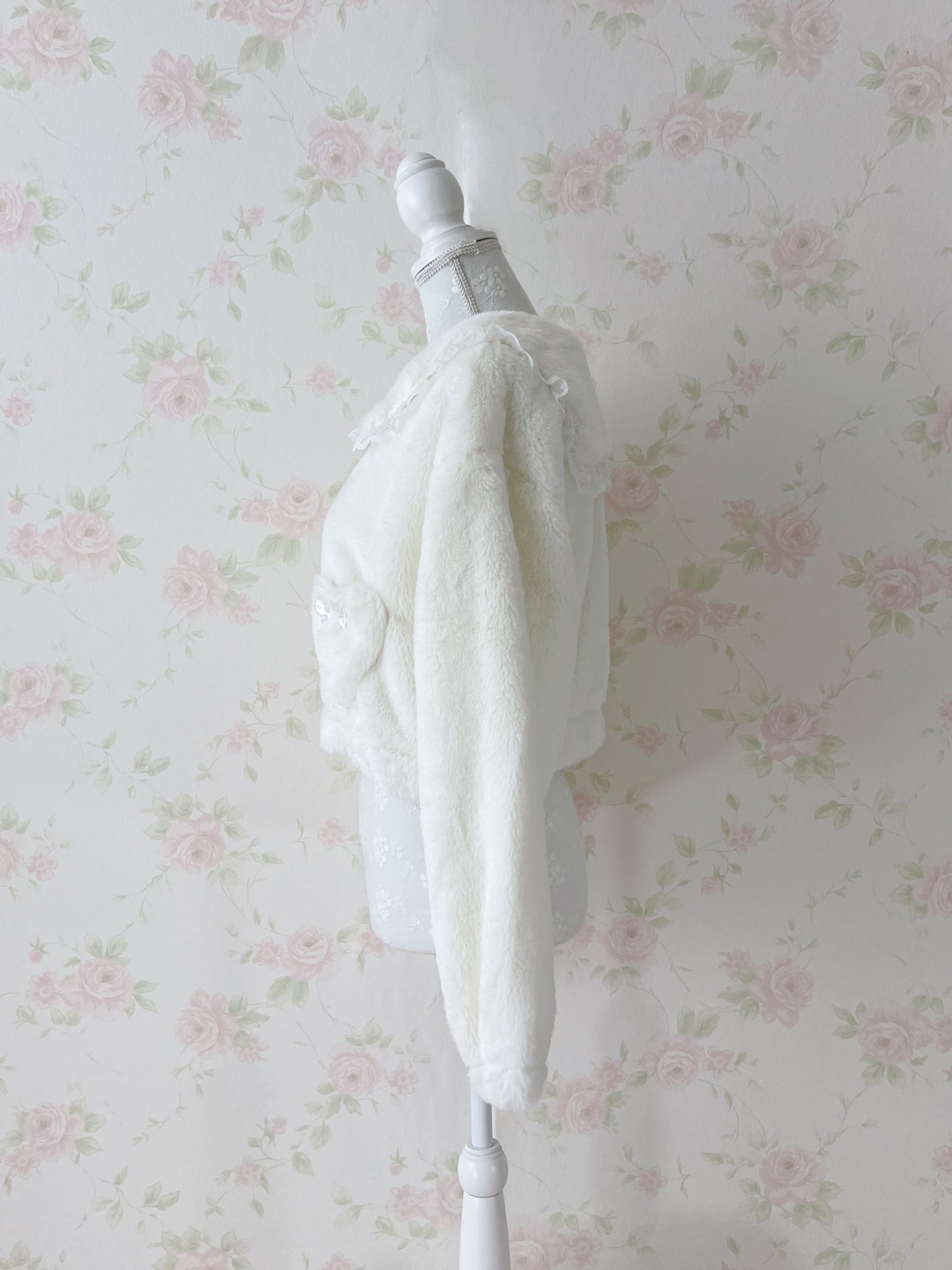 majoretty Lacy Sailor Collar Eco Fur Jacket (White)