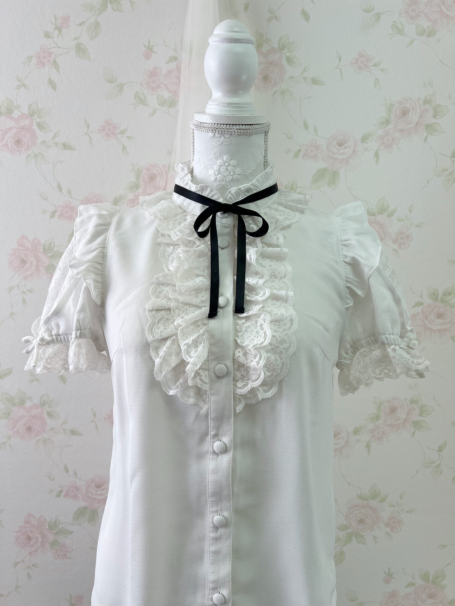 Secret Honey Lacy Side Bow Blouse