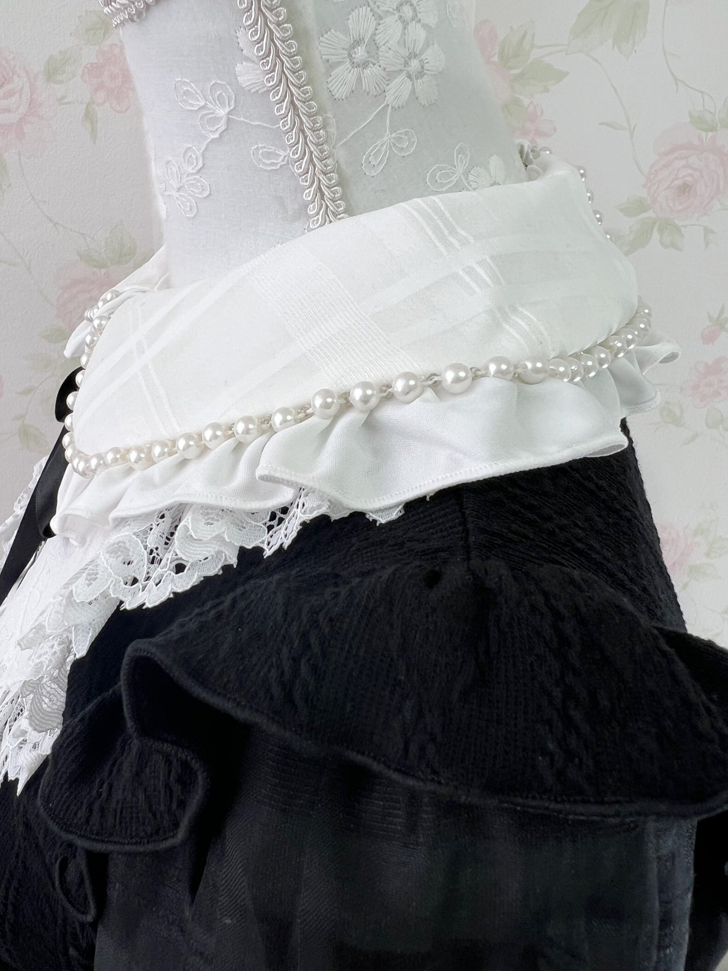 NOEMIE Crystal Heart Bow Lacy Collar Top (Black)