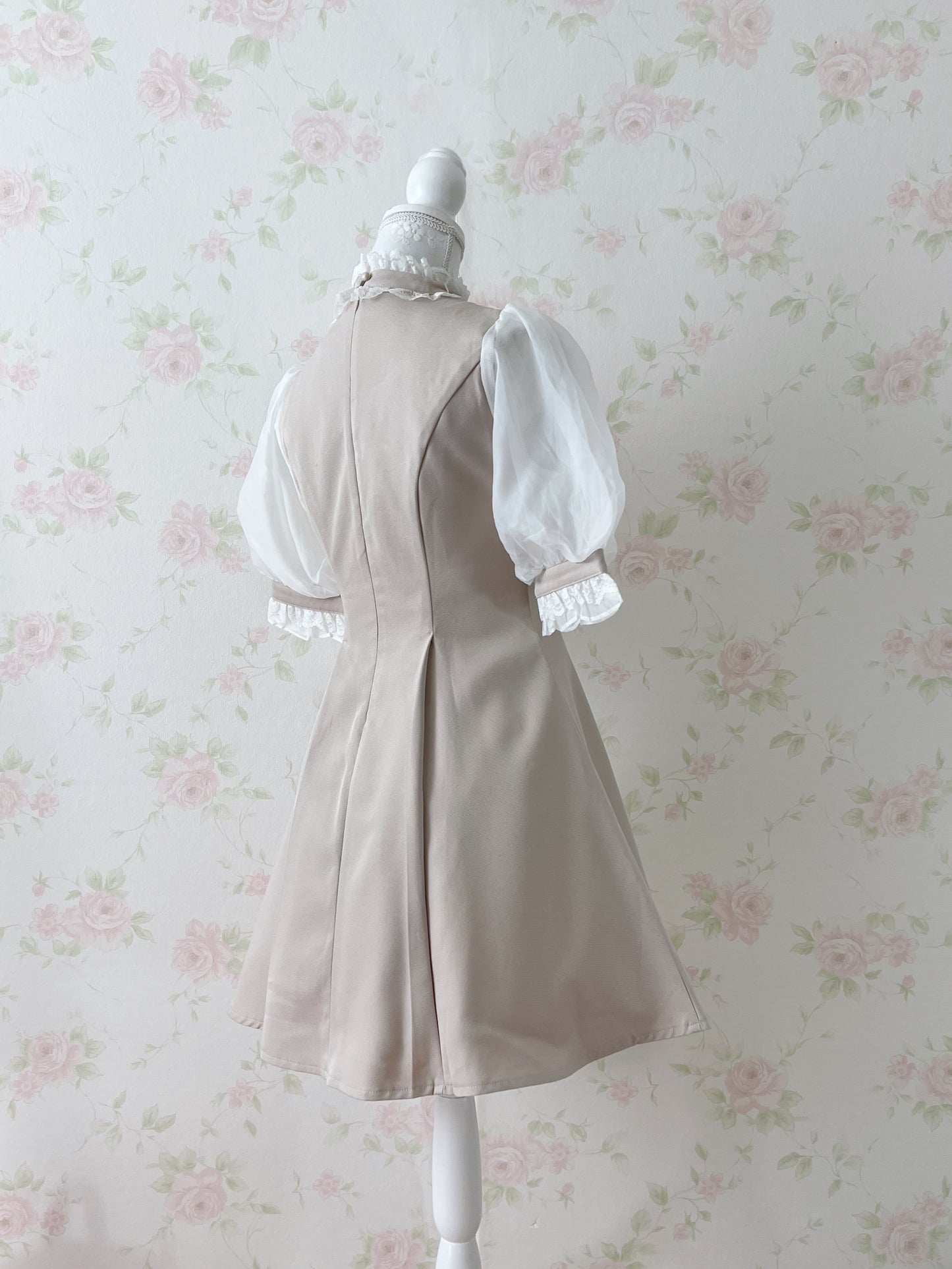 ROJITA Organdy Puff Sleeved Pearl Button Dress (Beige)