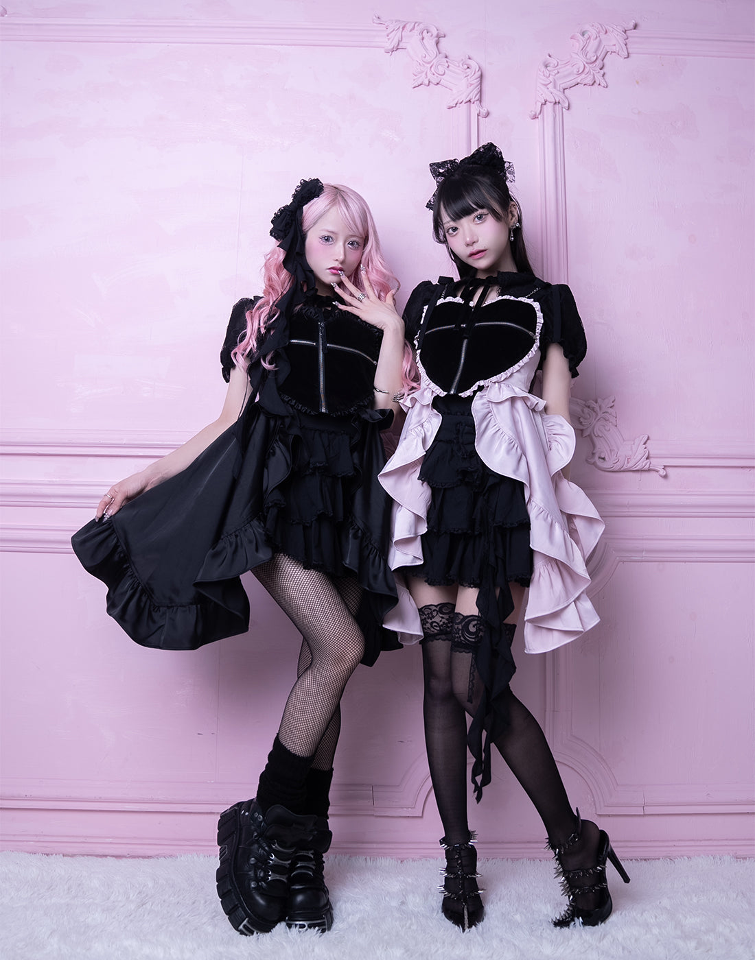 <Deliver in Late September> AVENCHUMU Zip heart & chain ruffle gilet