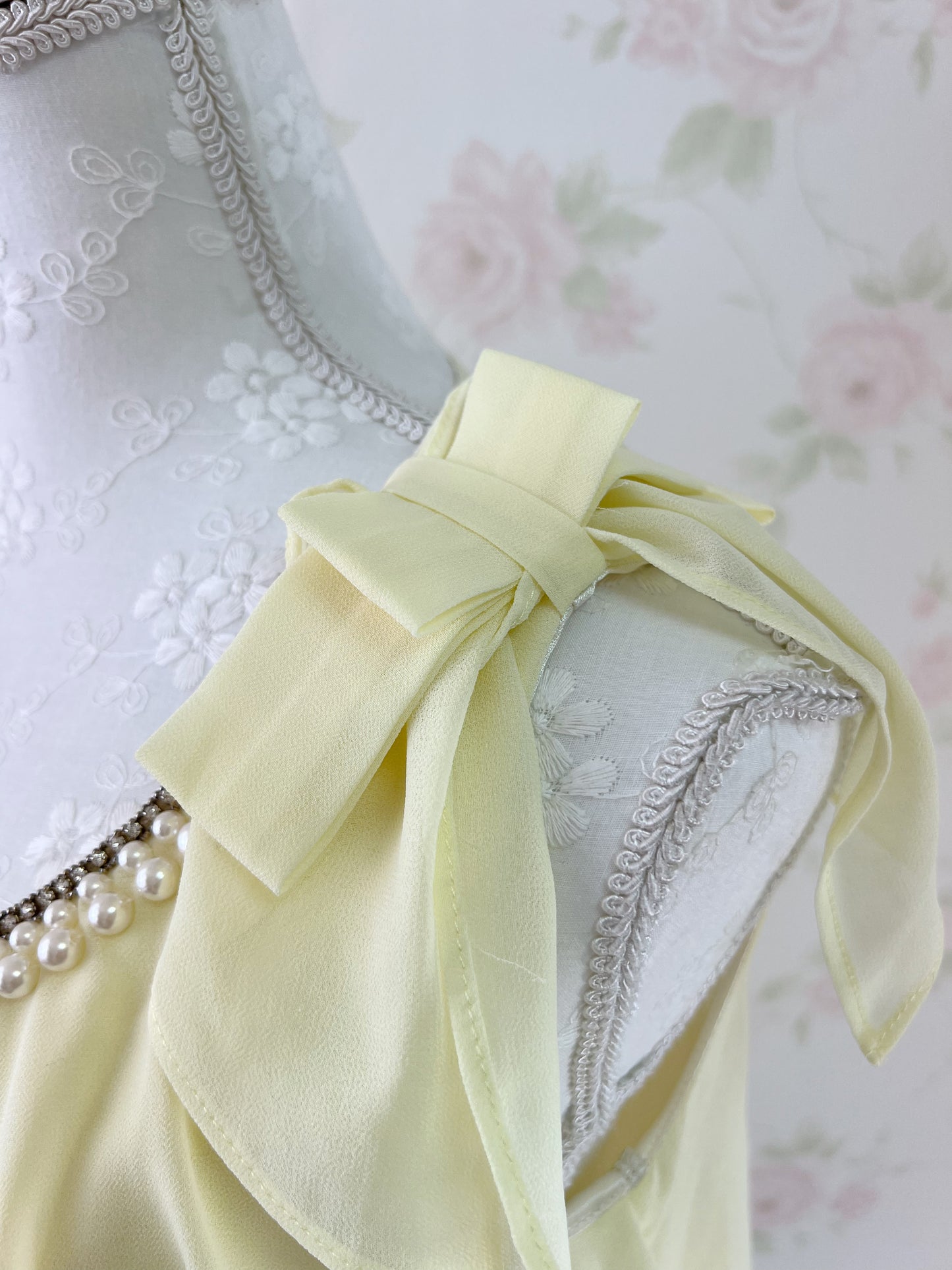 CECIL McBEE Tiered Tunic Top (Yellow)