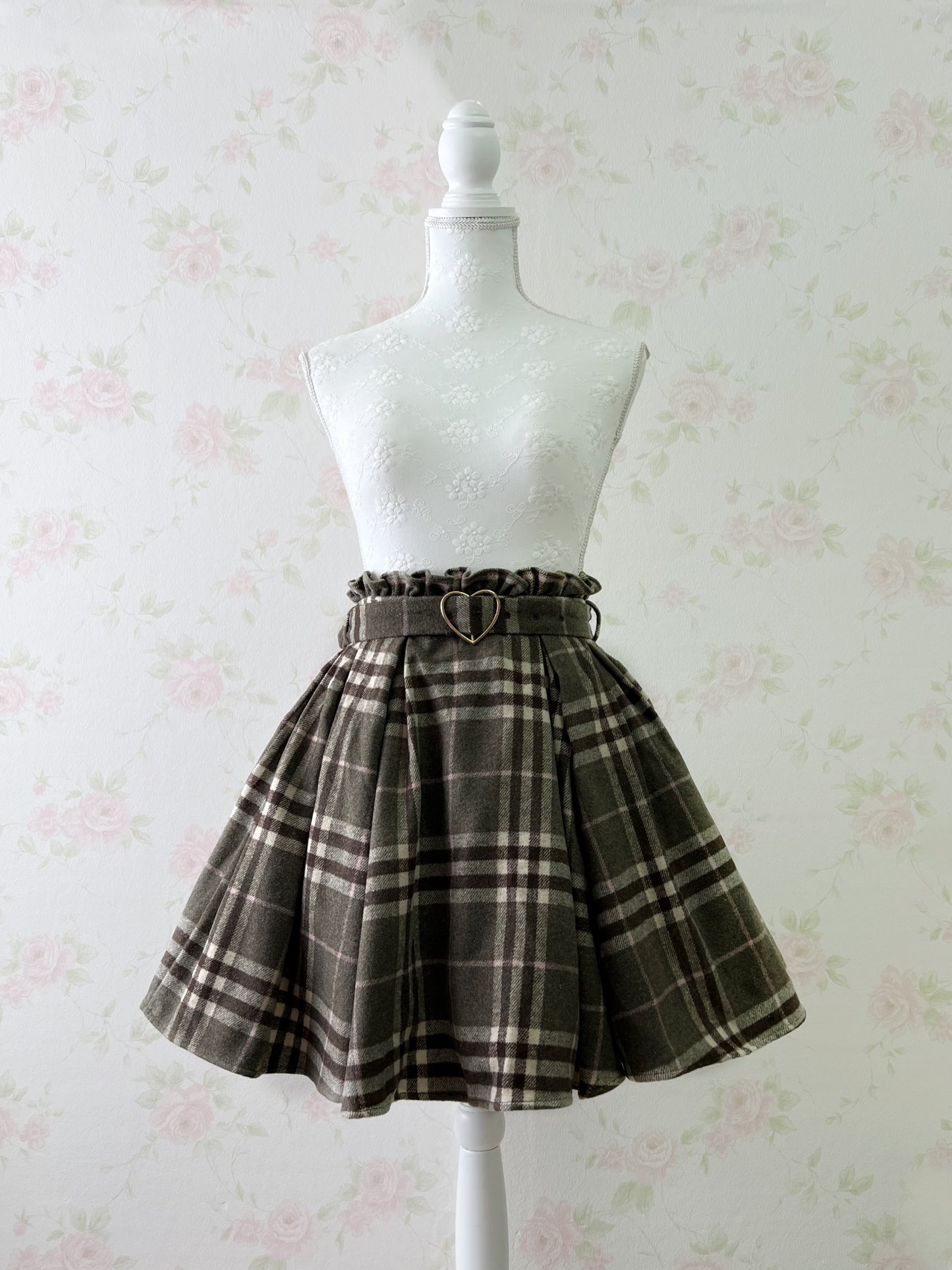 evelyn Heart Buckle Belt Checked Skirt (Brown)