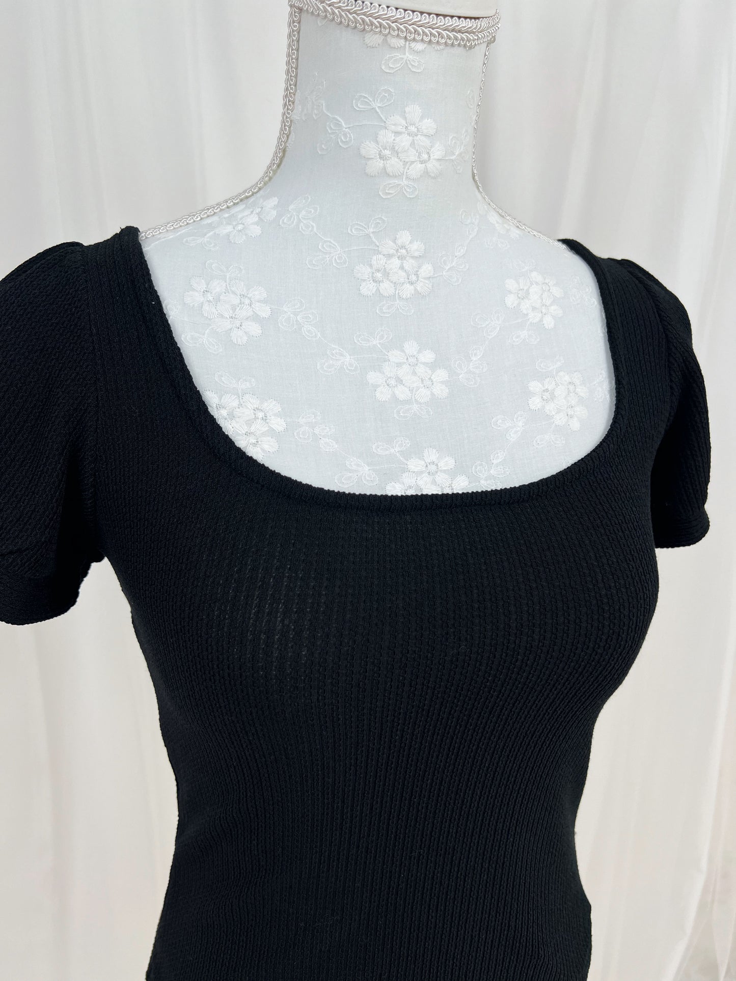 (16% OFF) GRL Back Bow Shoujo Top (Black)