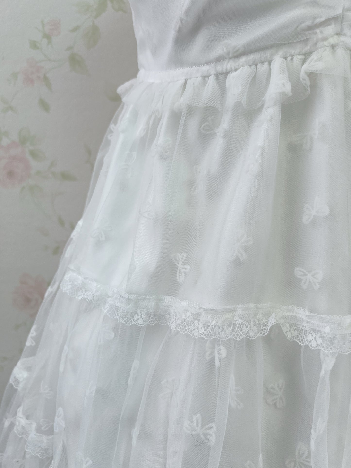 Ank Rouge Bow Patterned Pearl Strap Dress (Pure White)