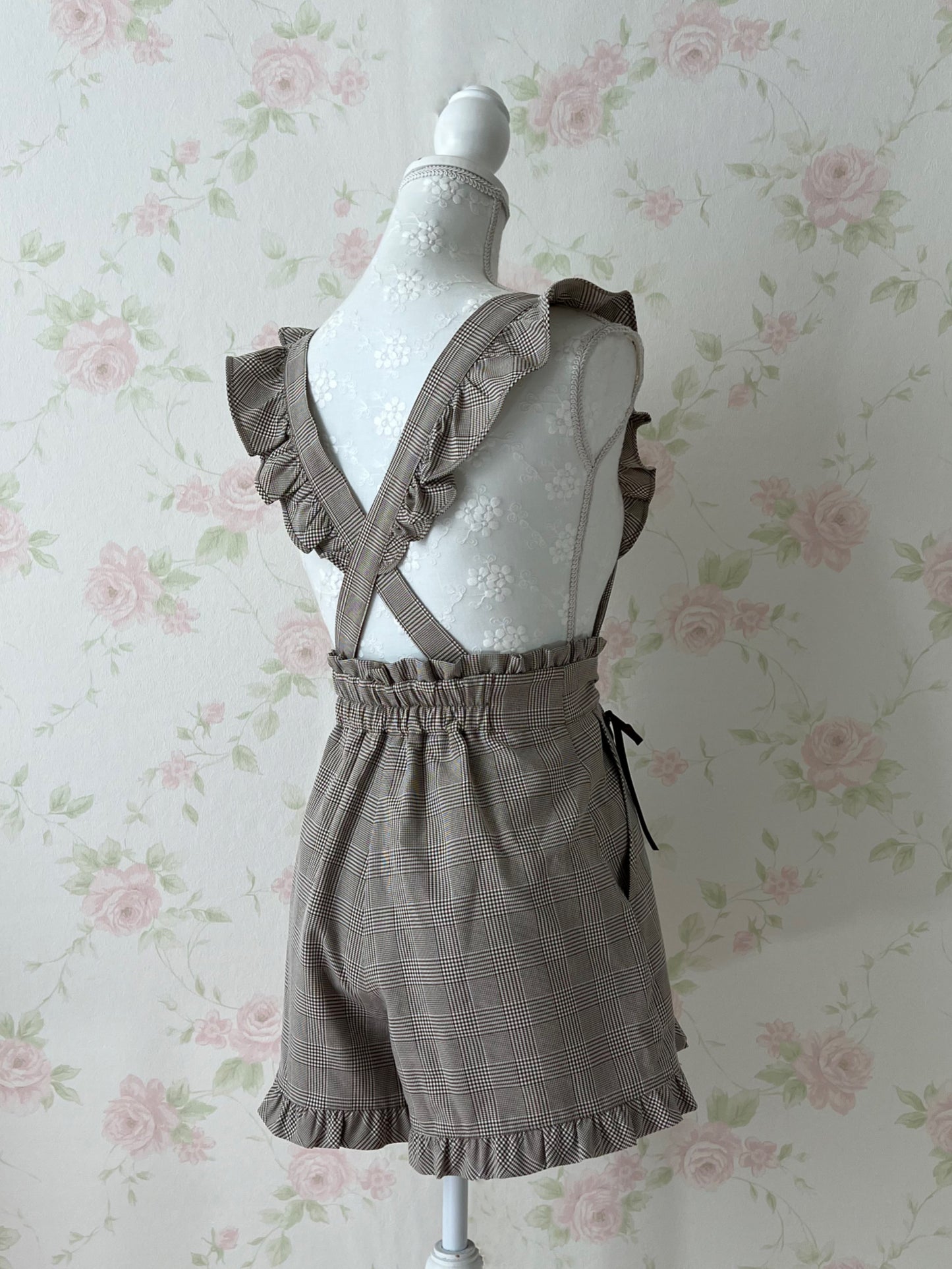 Honey Cinnamon Suspender Frilled Short Pants