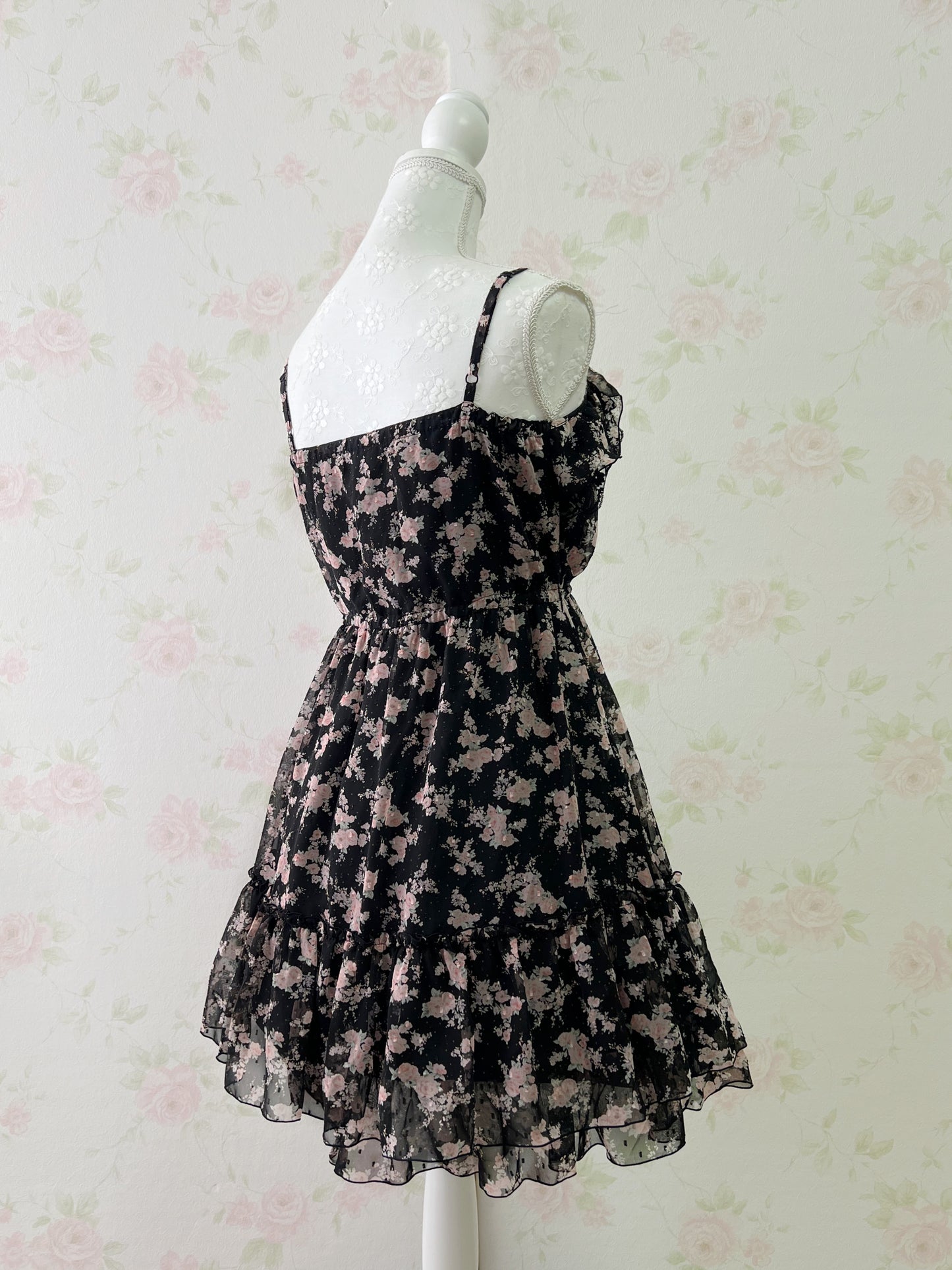 L’EST ROSE Petite Floral Camisole Dress (Black)