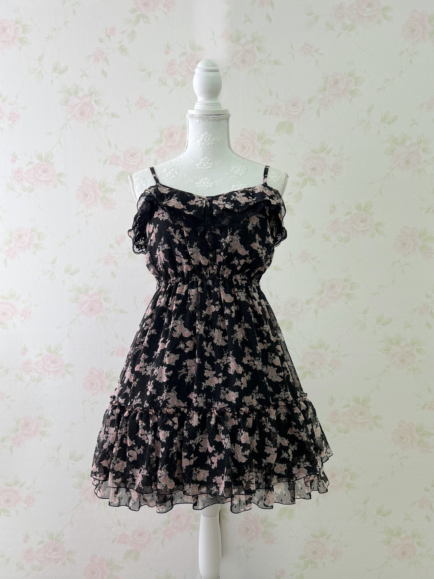 L’EST ROSE Petite Floral Camisole Dress (Black)