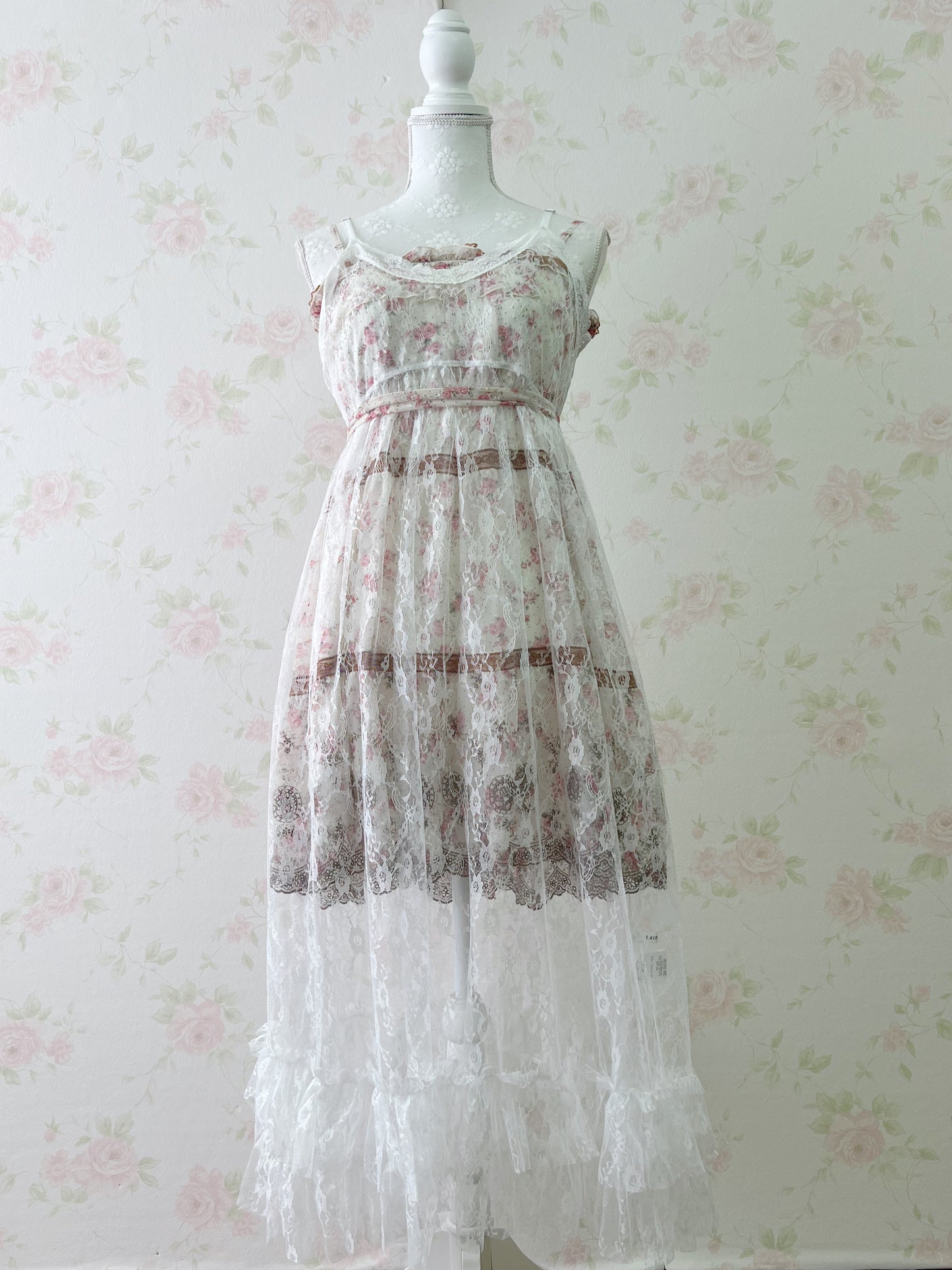 L’EST ROSE Petite Floral Lace Camisole Dress (Ivory)