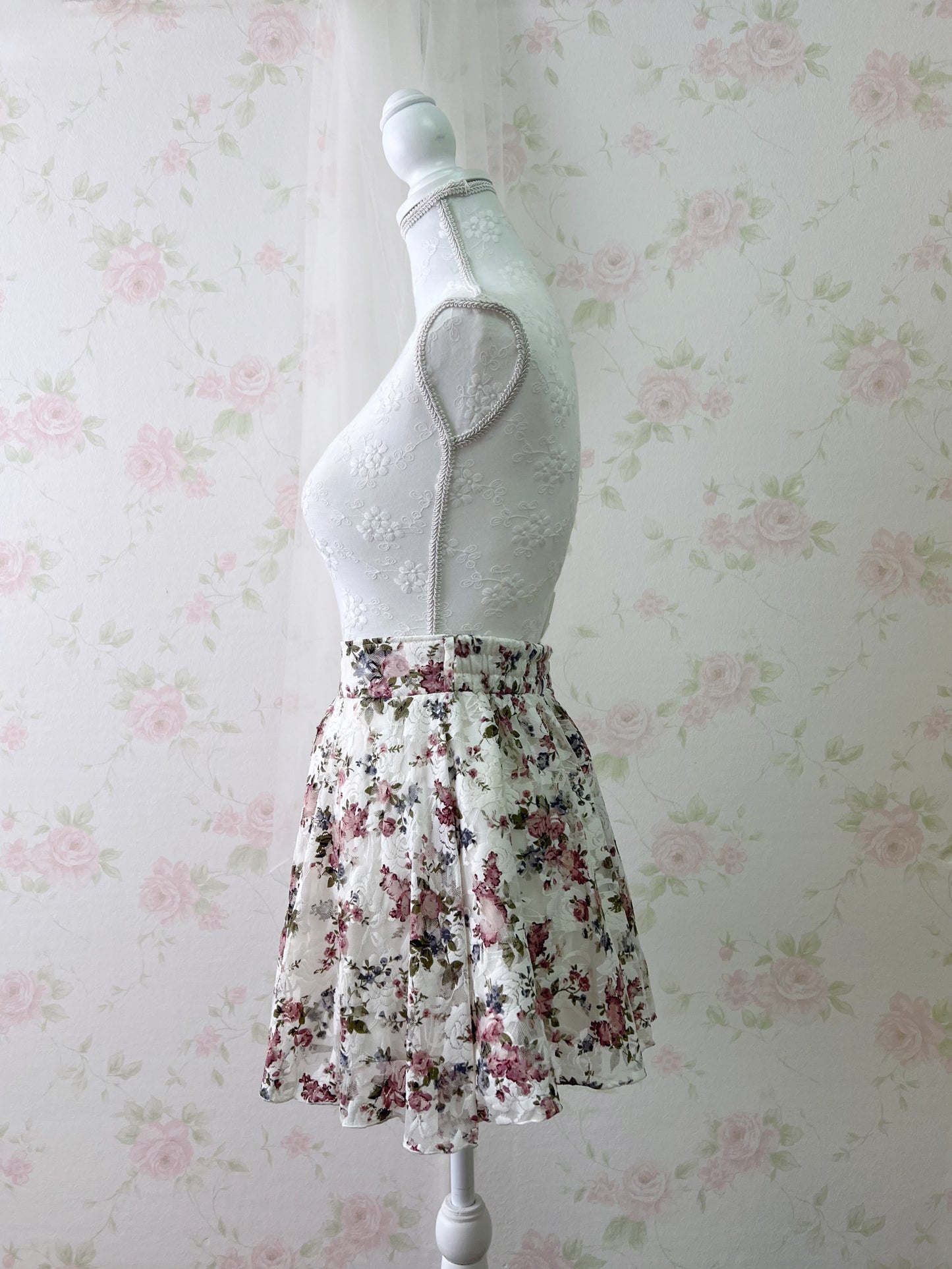 Sweet Girly Floral Mini Skirt (White)