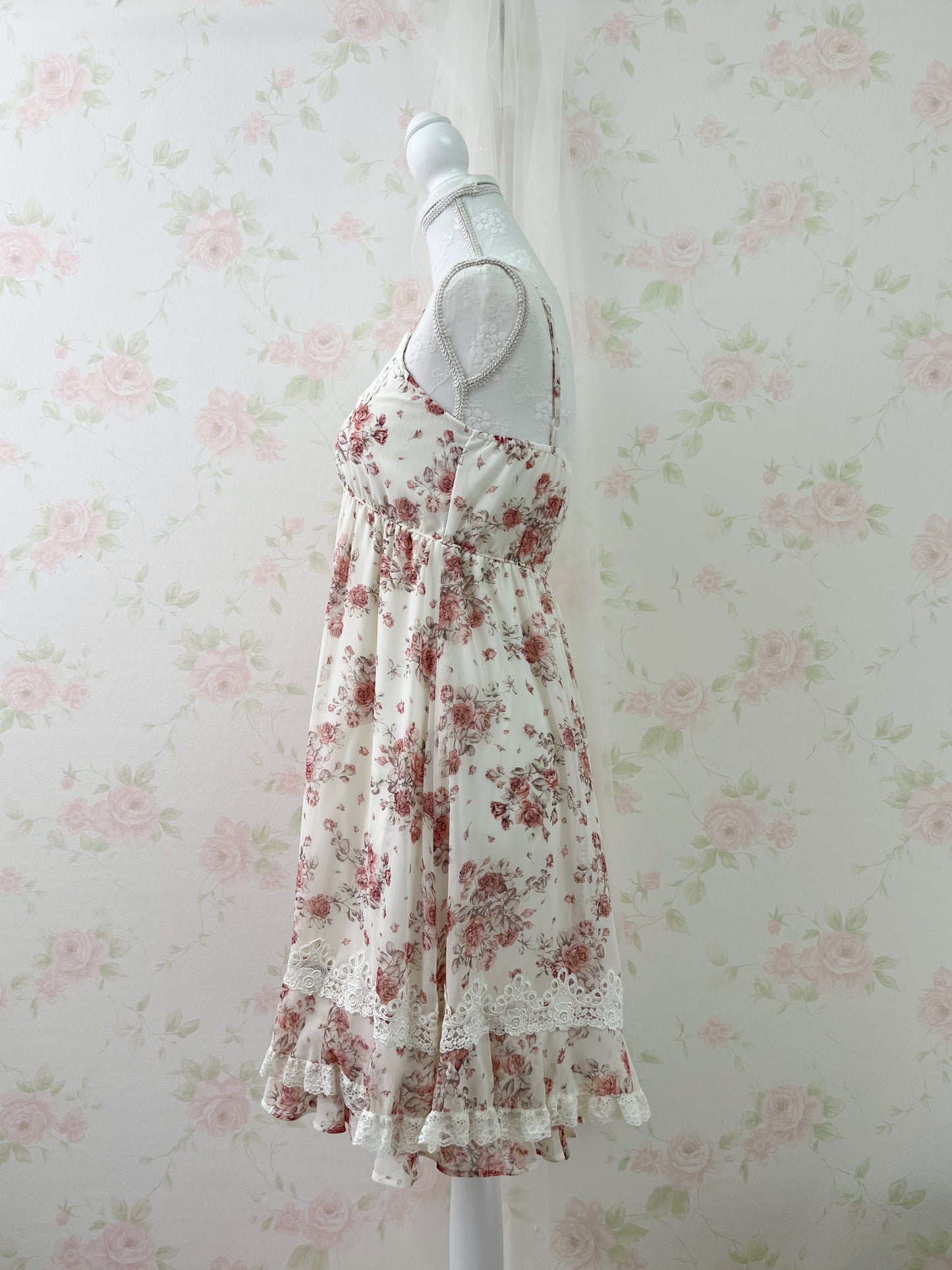 L'EST ROSE Front Lace Floral Dress