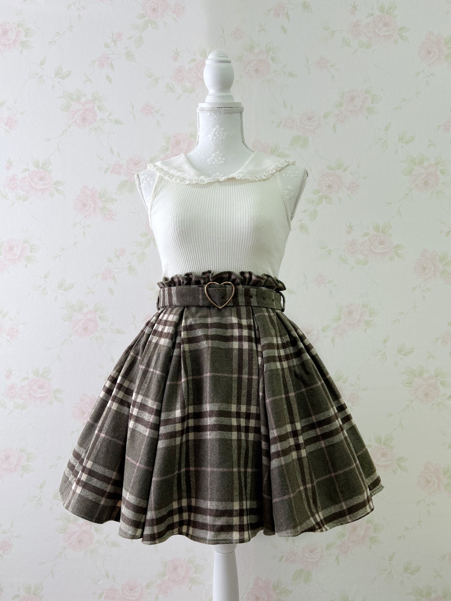 evelyn Heart Buckle Belt Checked Skirt (Brown)