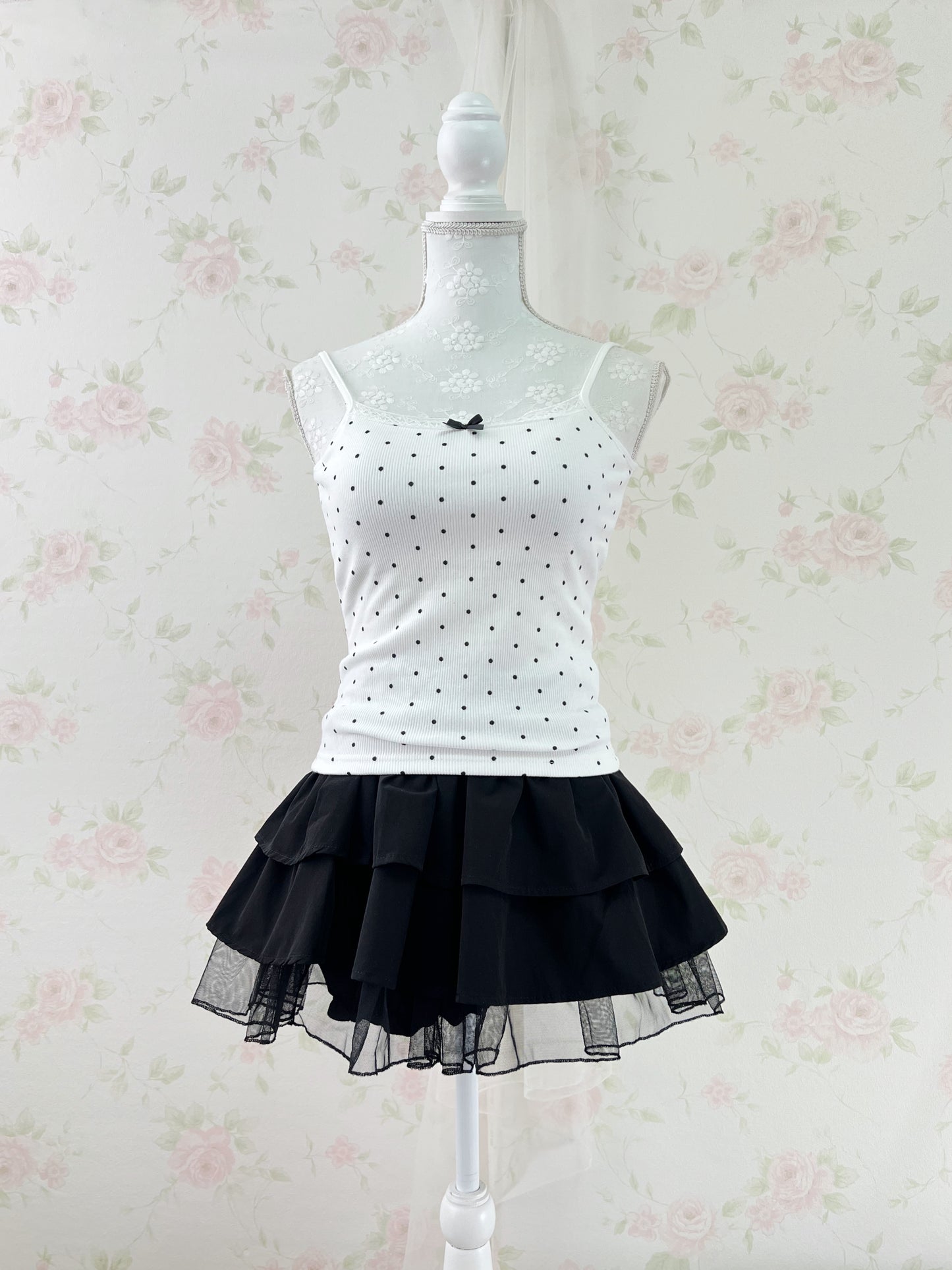 GRL Tulle Hem Tiered Skirt (Black)