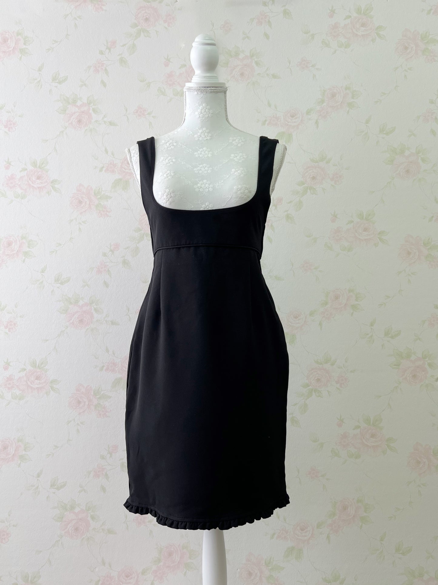 EATME Mermaid Back Bow Jumper Dress (Black)