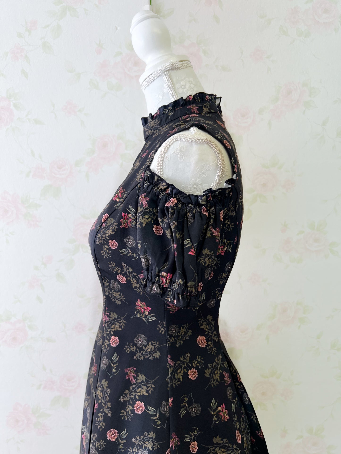 EATME Cross Front Off Shoulder Dress