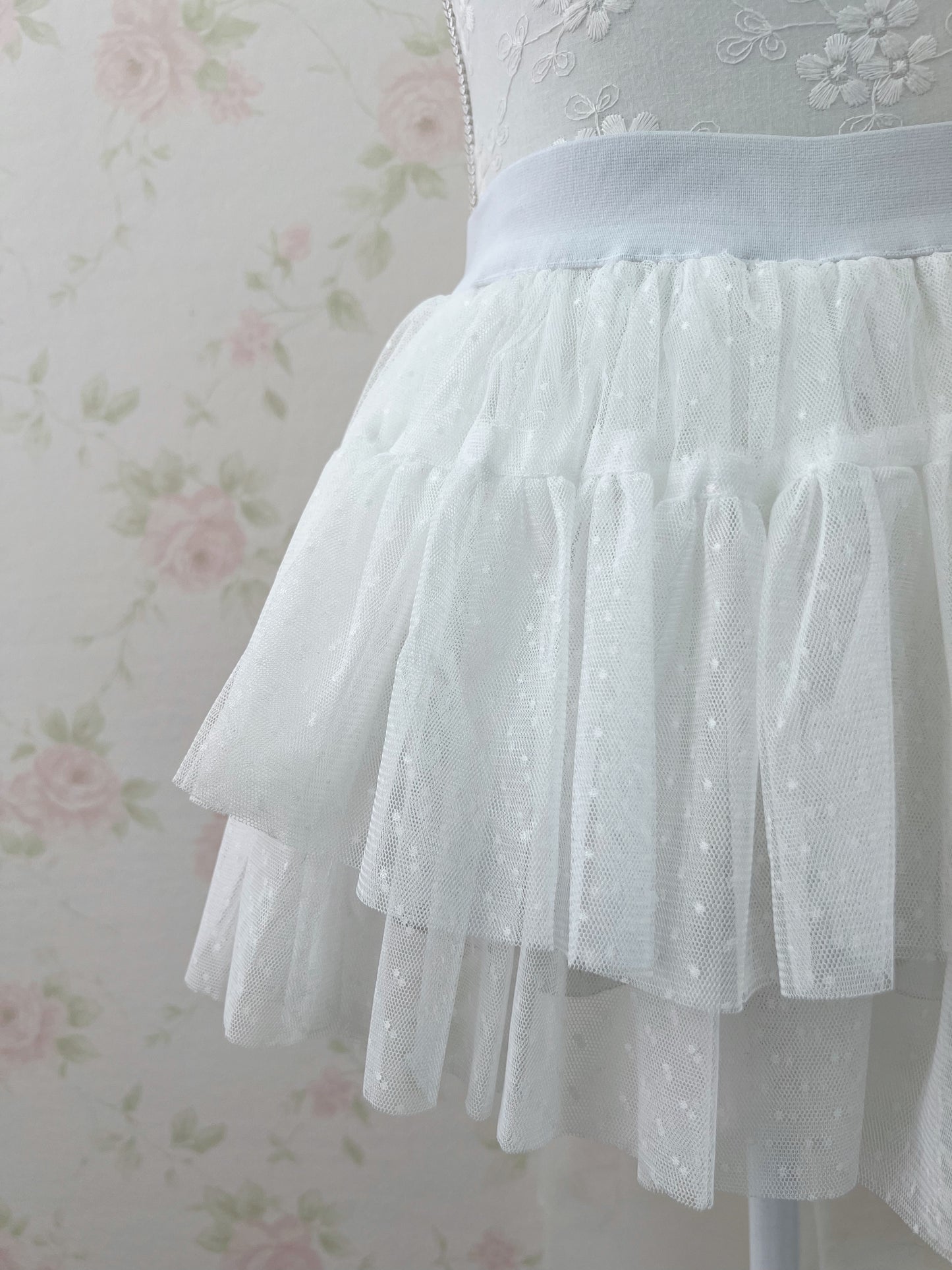 GRL Dot Tulle Mini Sukapan (White)