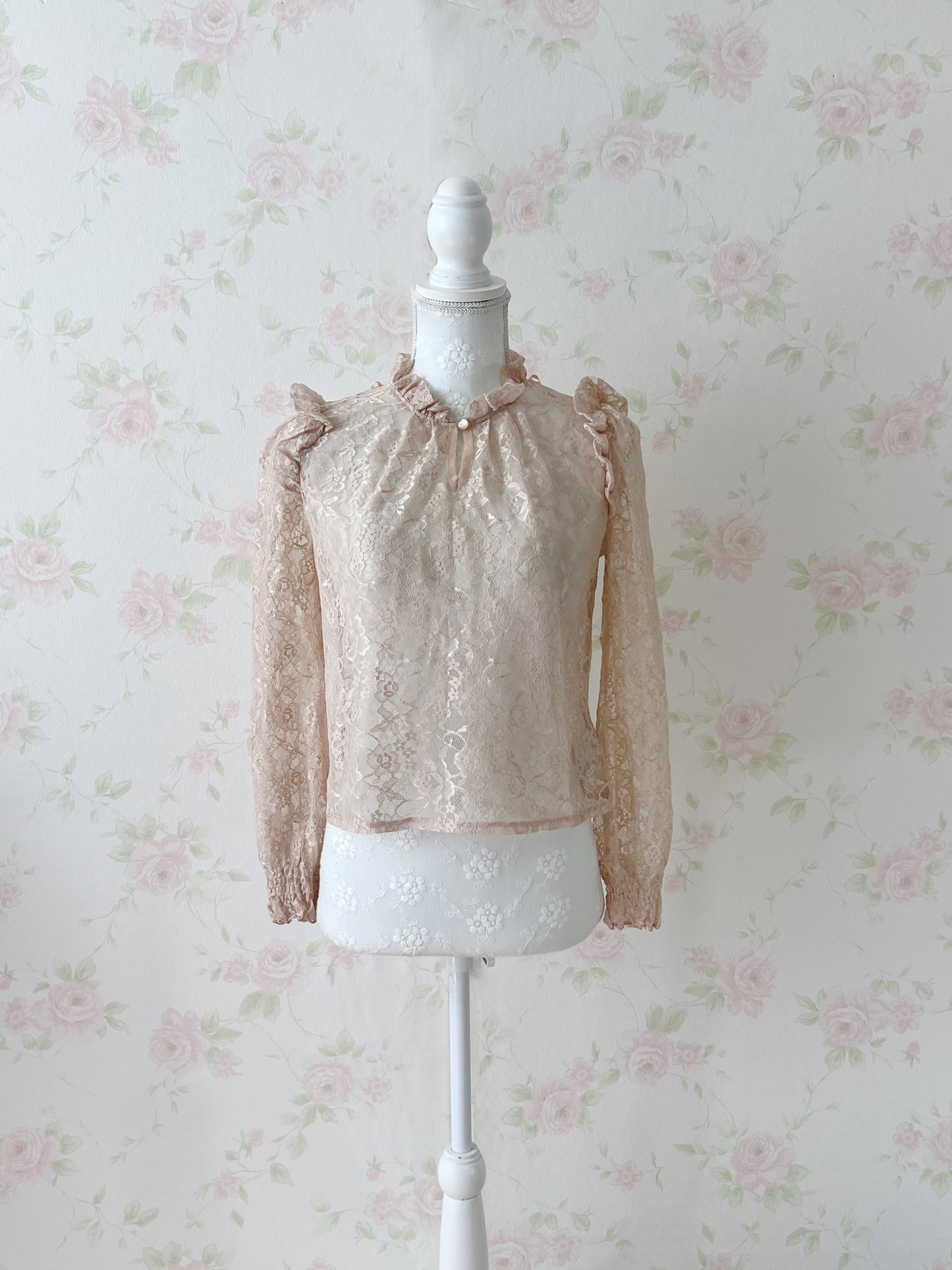 (14% OFF) Honey Cinnamon Lacy High Neck Top