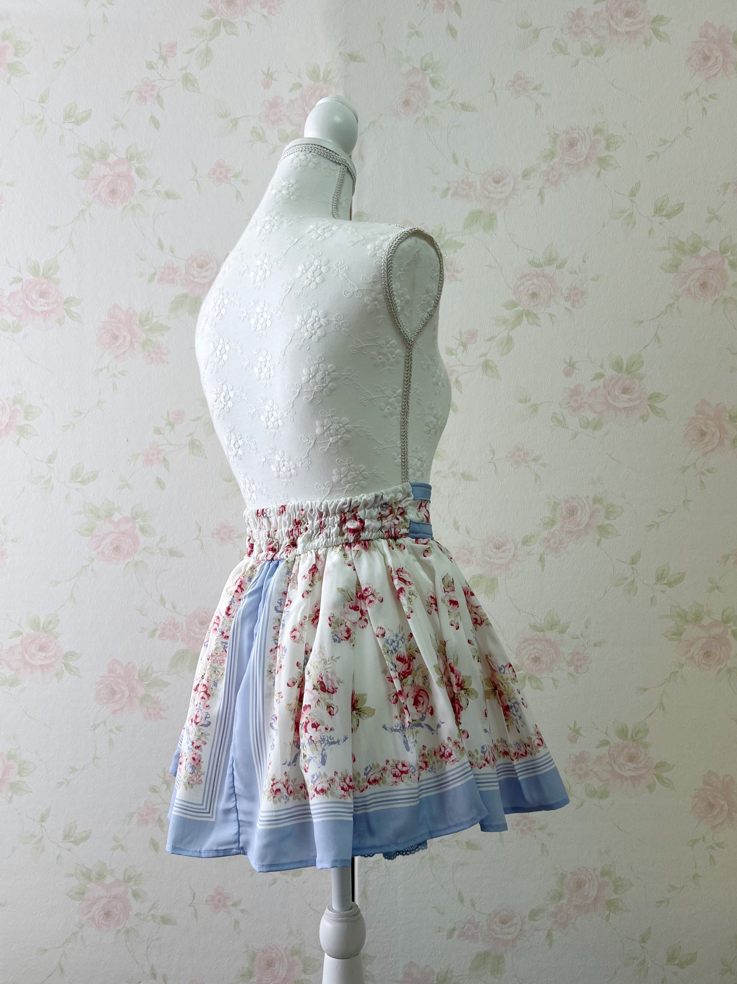 (21% OFF) LIZ LISA Double Ribbon Rose Sukapan