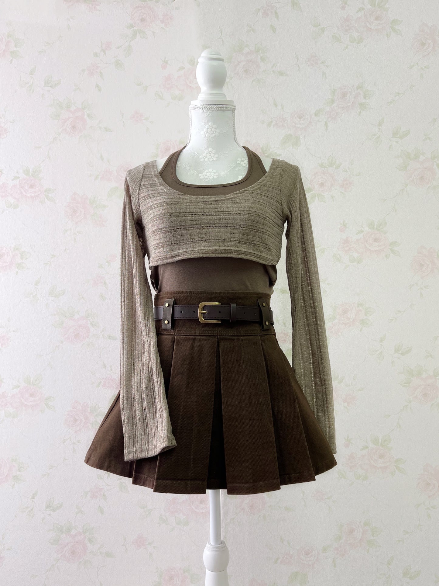 SPINNS ATTITUDE MAKES STYLE Pleated Belt Skirt (Brown)