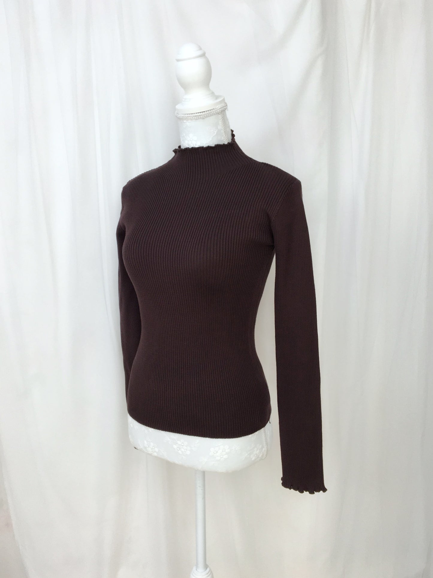 GRL High Neck Mellow Knit Top (Chocolate)