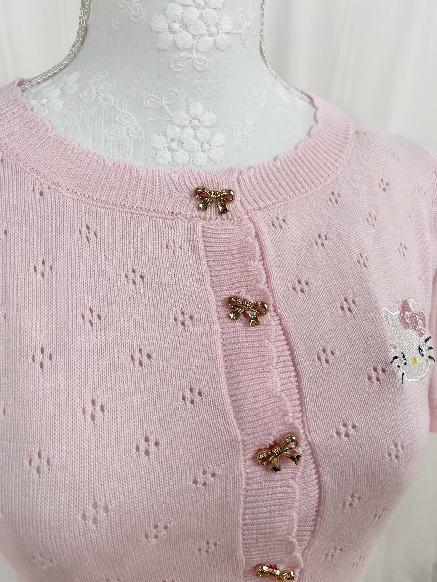 (15% OFF) MAJESTIC LEGON Hello Kitty Cardigan (pink)