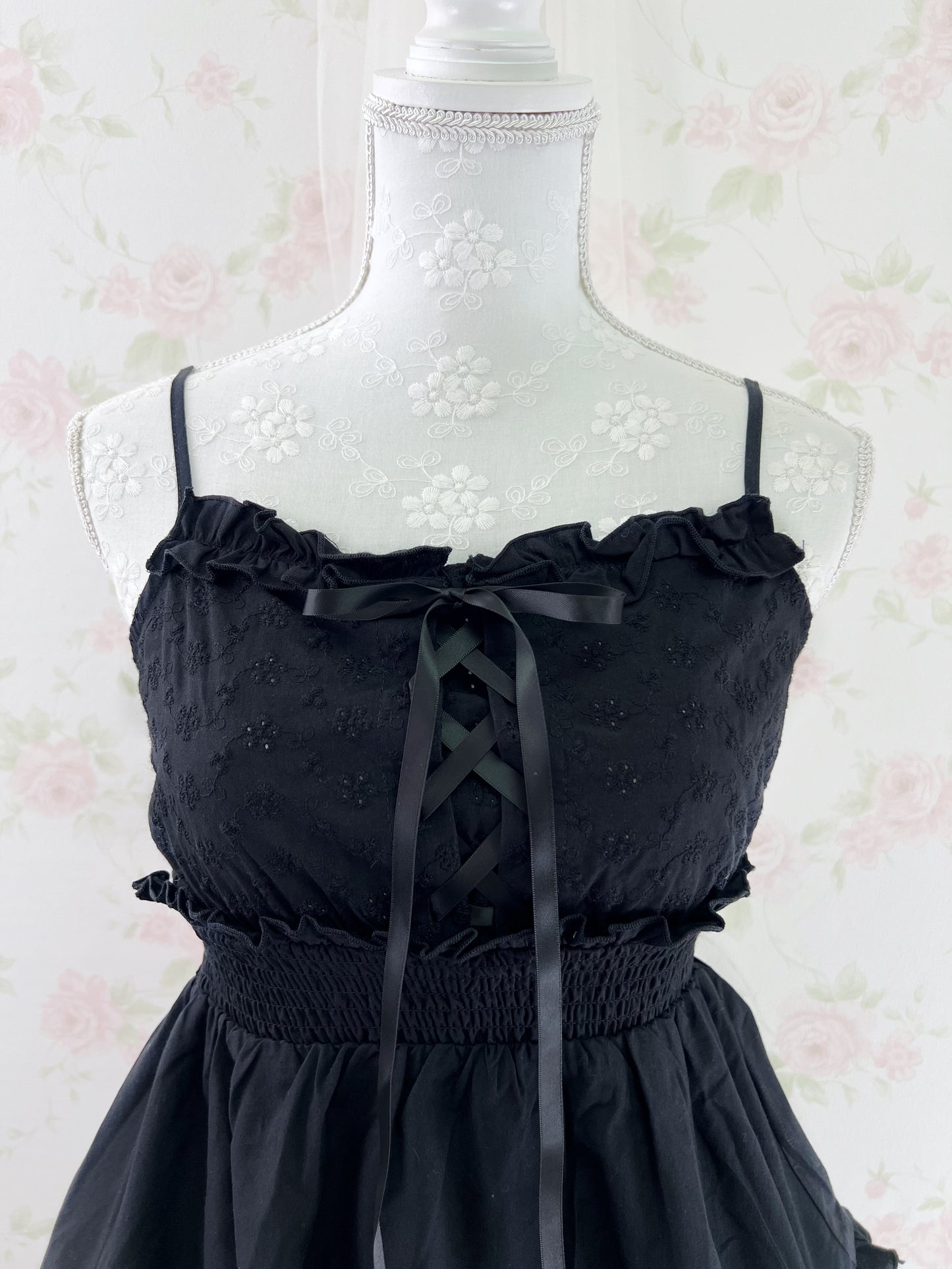 GRL Cotton Floral Embroidery Camisole (Black)
