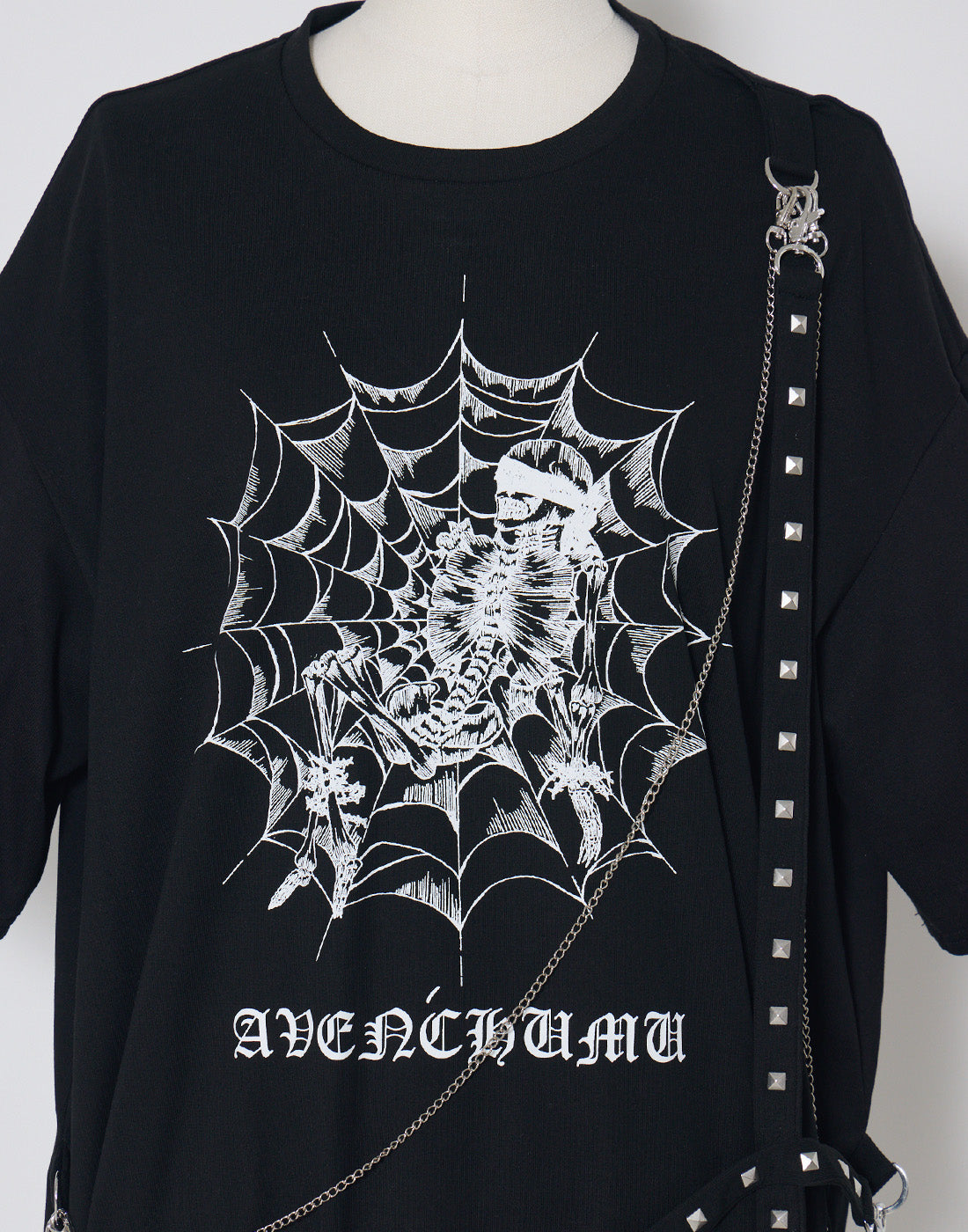 AVENCHUMU Skull illustration print studded cross t-shirt